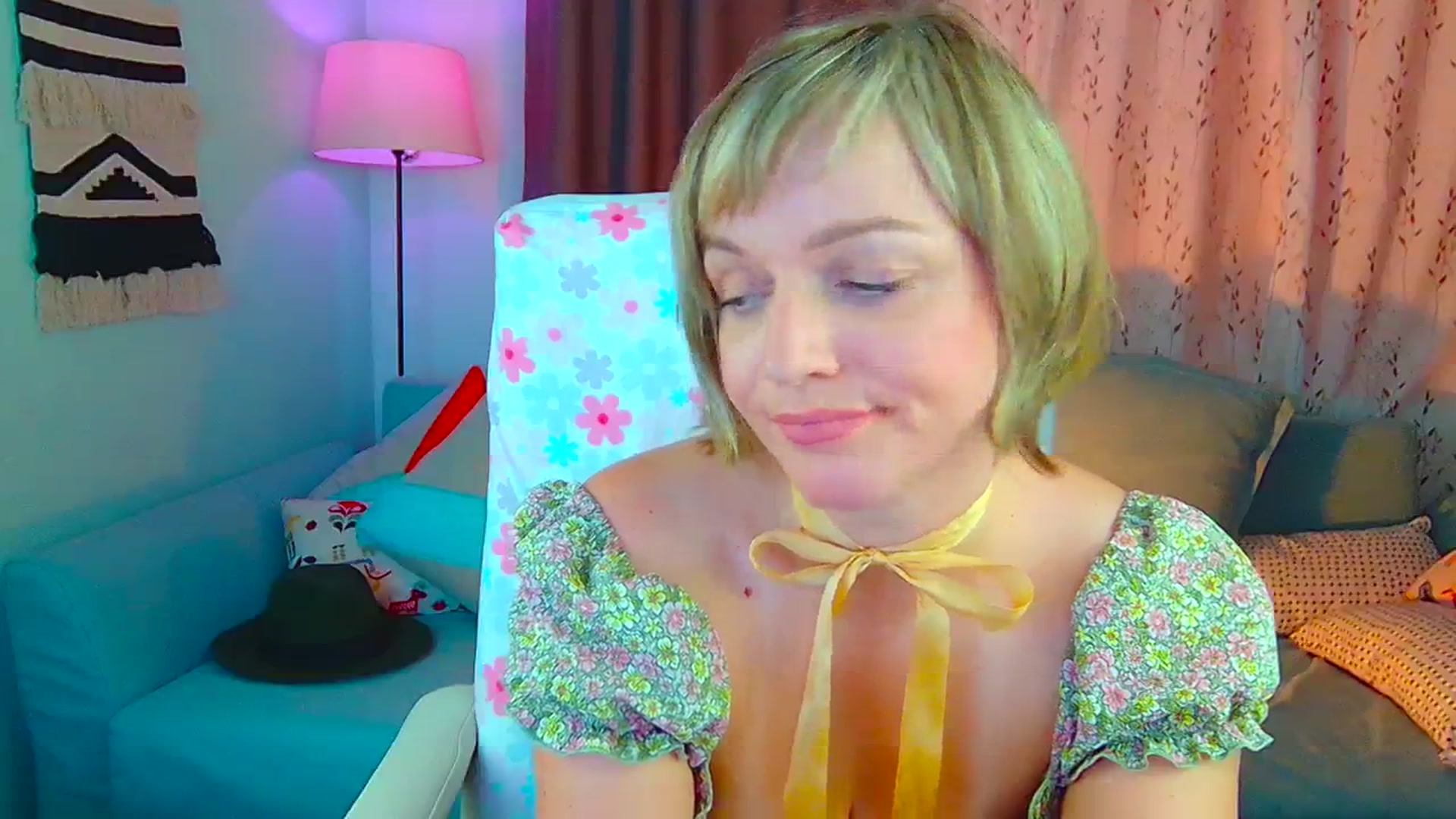 Gallery image thumbnail from SweetDazzle's myfreecams stream on, 07/31/2024, 08:08 image 5 of 20