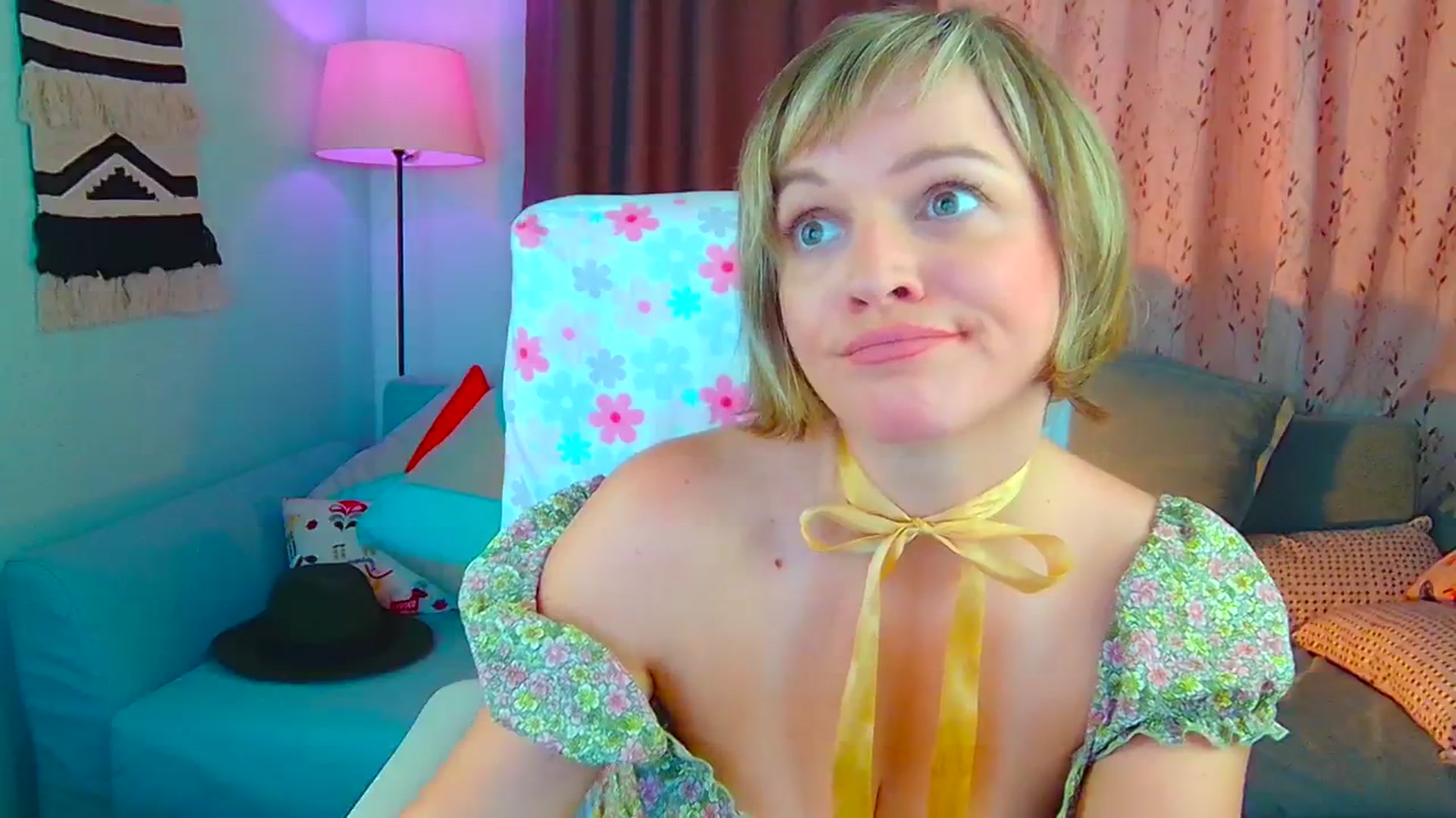 Gallery image thumbnail from SweetDazzle's myfreecams stream on, 07/31/2024, 08:08 image 11 of 20