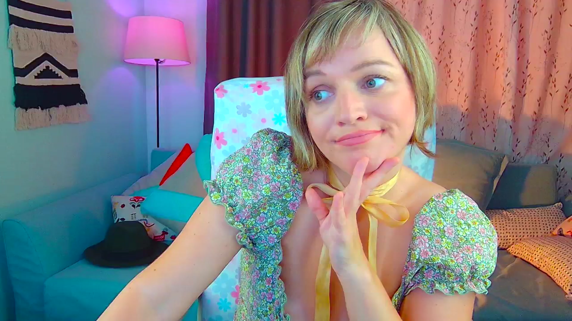 Gallery image thumbnail from SweetDazzle's myfreecams stream on, 07/31/2024, 08:08 image 18 of 20