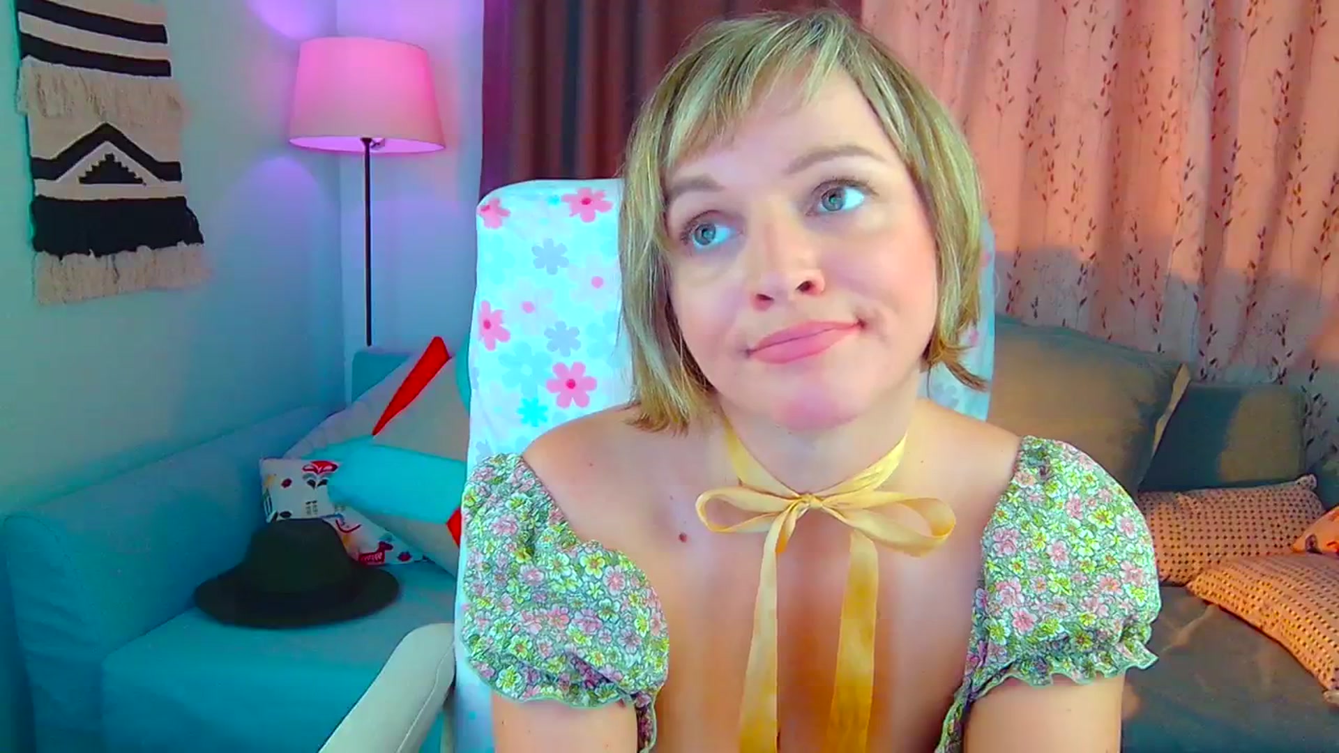 Gallery image thumbnail from SweetDazzle's myfreecams stream on, 07/31/2024, 08:08 image 9 of 20