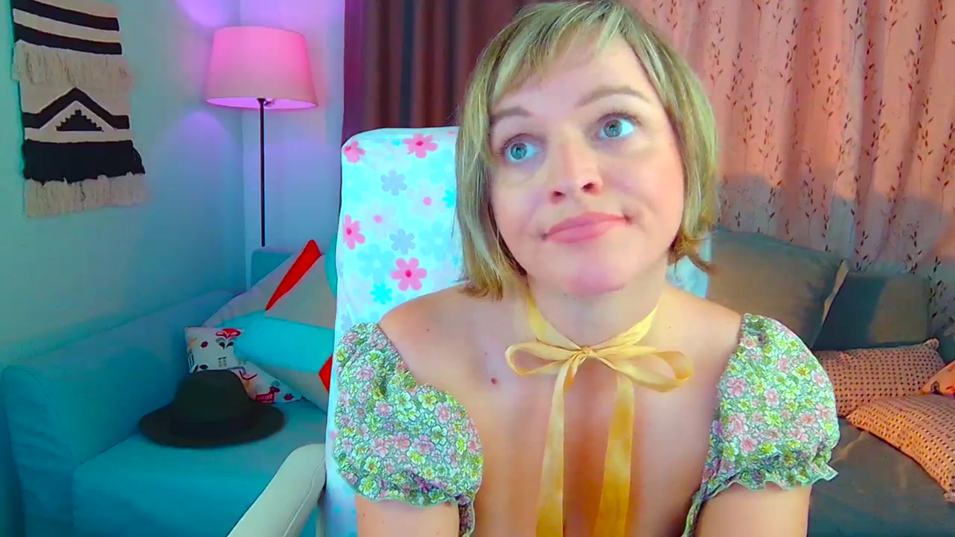 Gallery image thumbnail from SweetDazzle's myfreecams stream on, 07/31/2024, 08:08 image 8 of 20