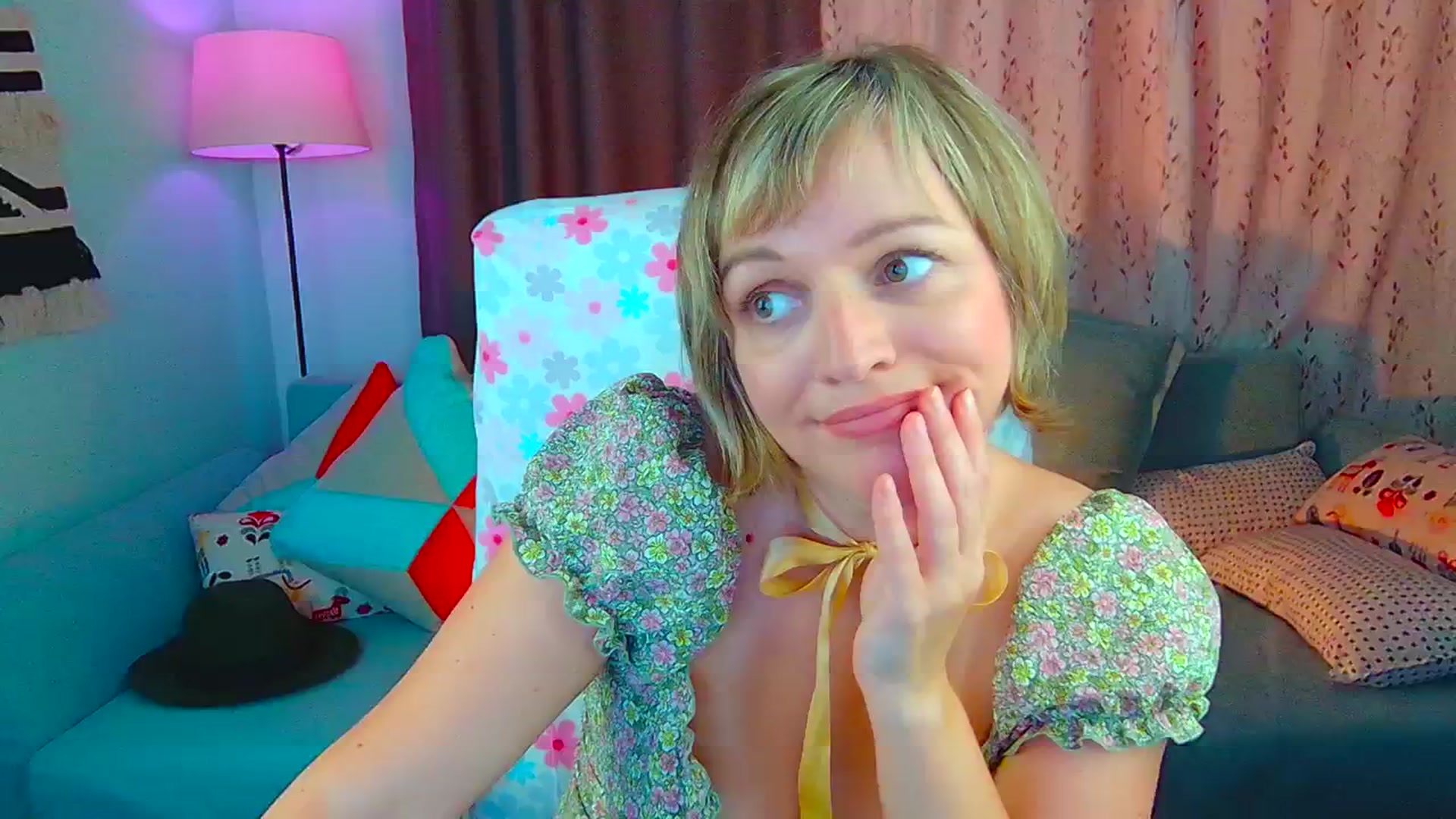 Gallery image thumbnail from SweetDazzle's myfreecams stream on, 07/31/2024, 10:12 image 14 of 20