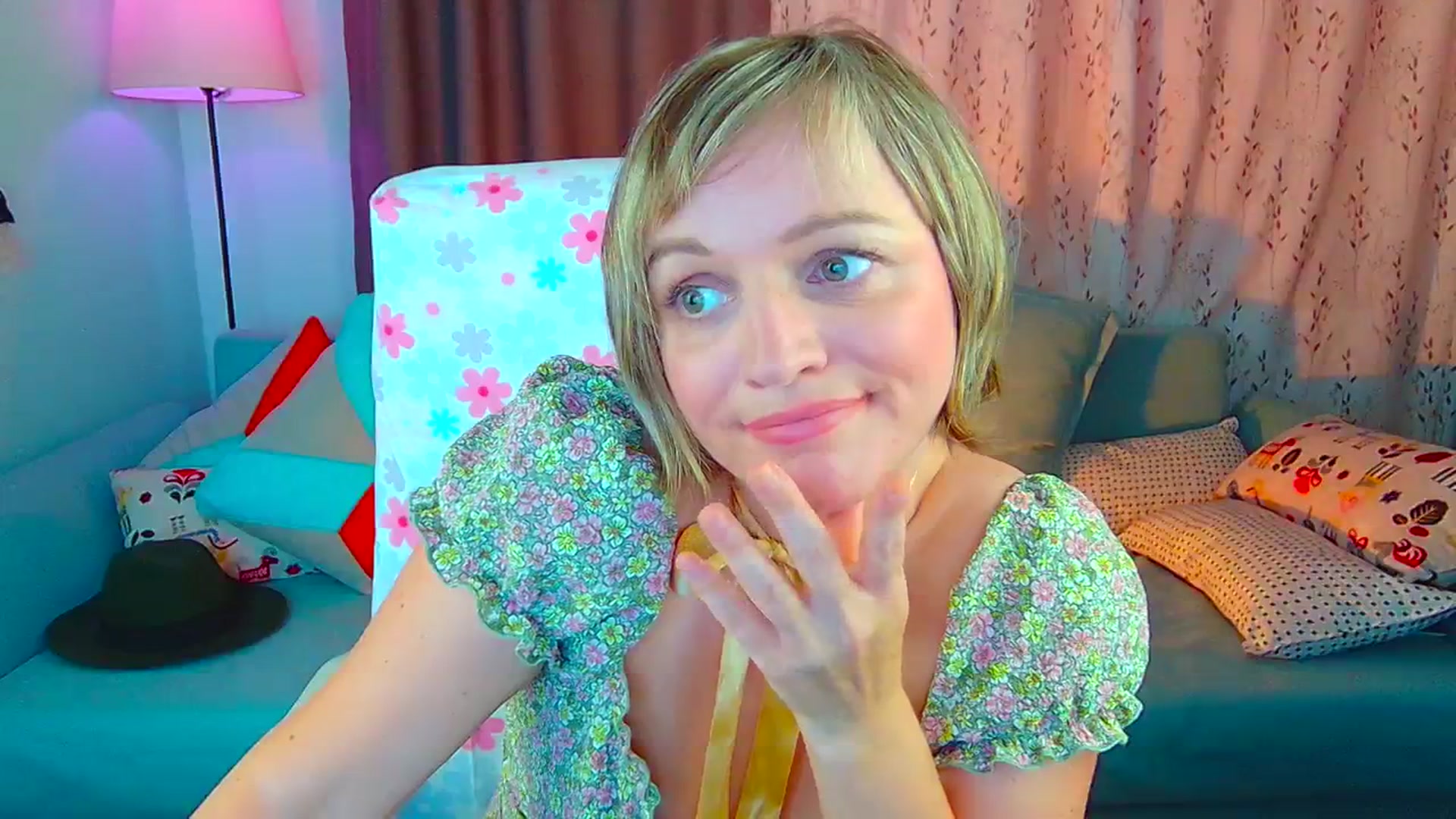 Gallery image thumbnail from SweetDazzle's myfreecams stream on, 07/31/2024, 14:09 image 16 of 20