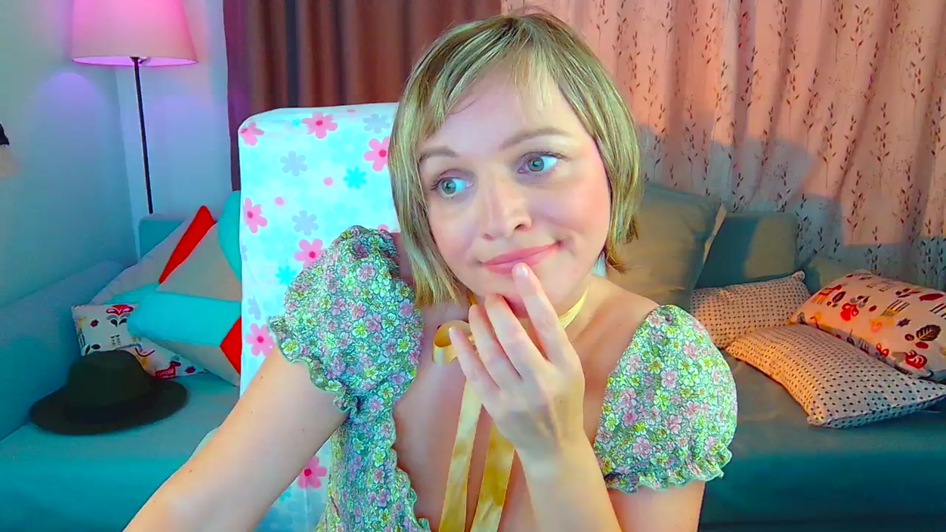Gallery image thumbnail from SweetDazzle's myfreecams stream on, 07/31/2024, 14:09 image 17 of 20