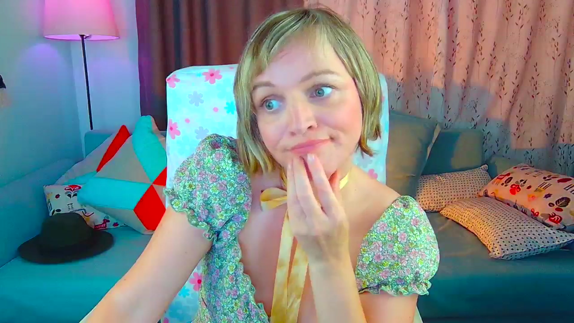 Gallery image thumbnail from SweetDazzle's myfreecams stream on, 07/31/2024, 14:09 image 5 of 20
