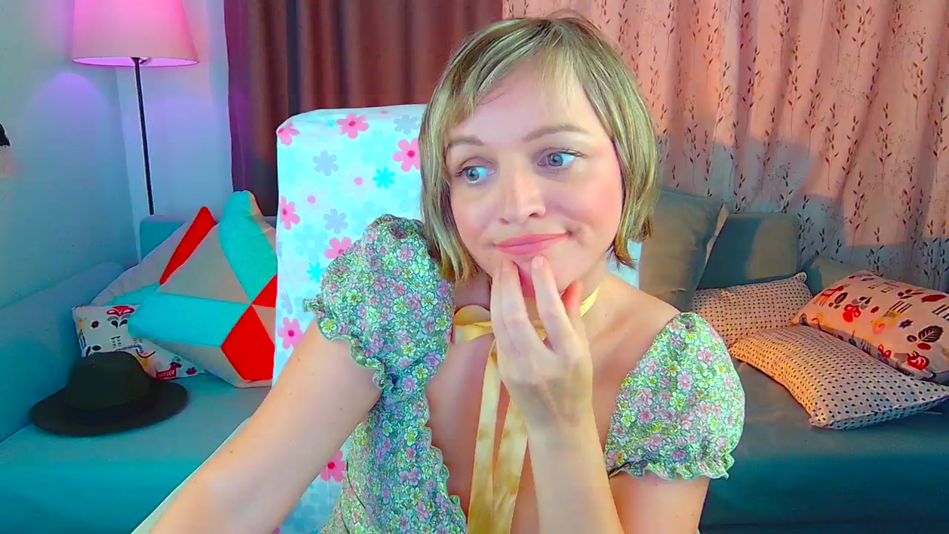 Gallery image thumbnail from SweetDazzle's myfreecams stream on, 07/31/2024, 14:09 image 7 of 20
