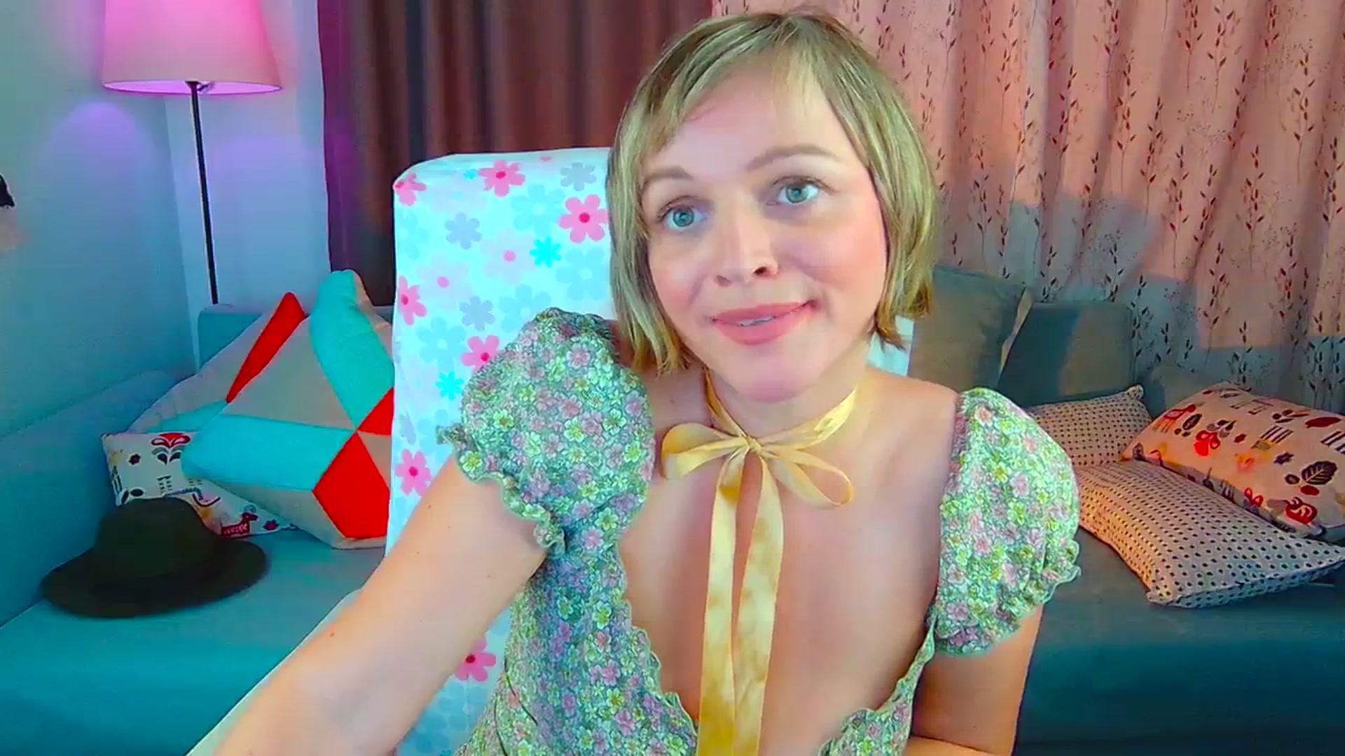Gallery image thumbnail from SweetDazzle's myfreecams stream on, 07/31/2024, 14:09 image 8 of 20