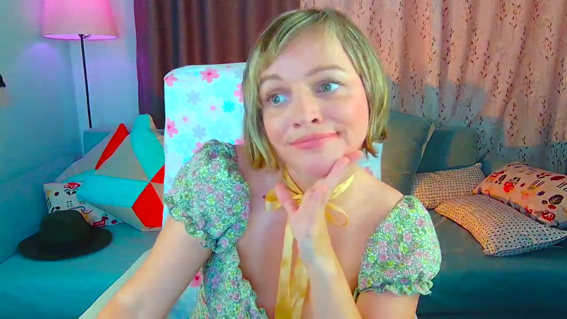 Gallery image thumbnail from SweetDazzle's myfreecams stream on, 07/31/2024, 14:09 image 4 of 20