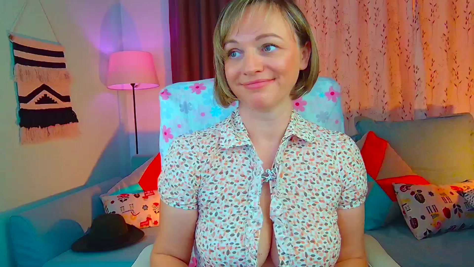 Gallery image thumbnail from SweetDazzle's myfreecams stream on, 08/27/2024, 08:15 image 11 of 20