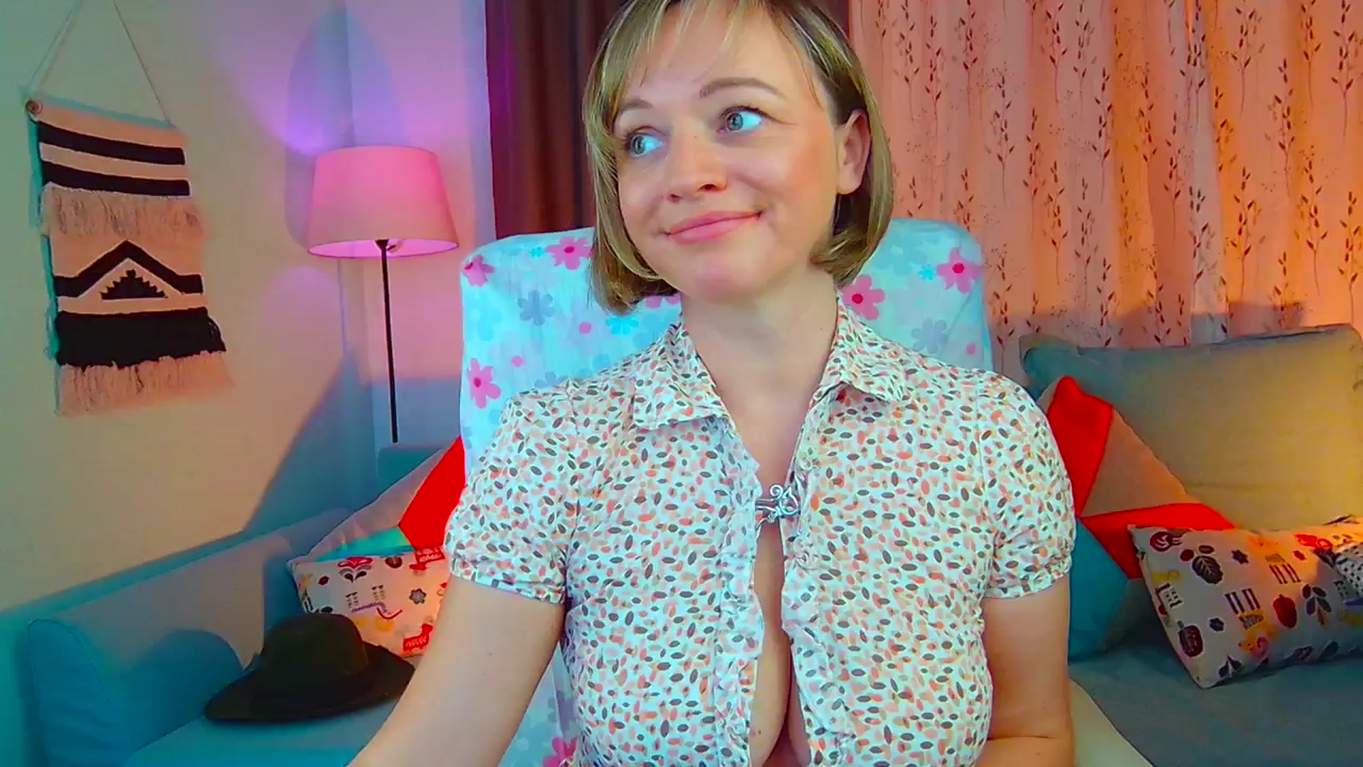 Gallery image thumbnail from SweetDazzle's myfreecams stream on, 08/27/2024, 08:15 image 13 of 20