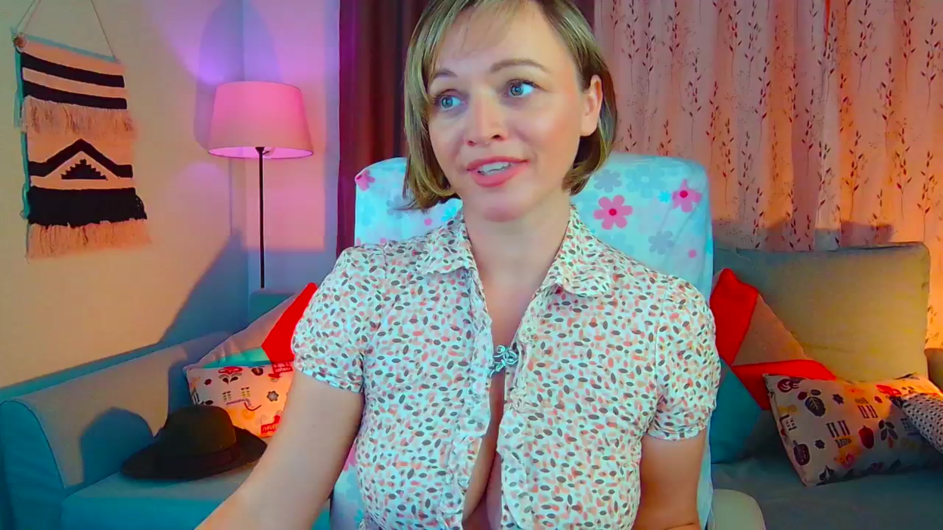 Gallery image thumbnail from SweetDazzle's myfreecams stream on, 08/27/2024, 11:38 image 8 of 20