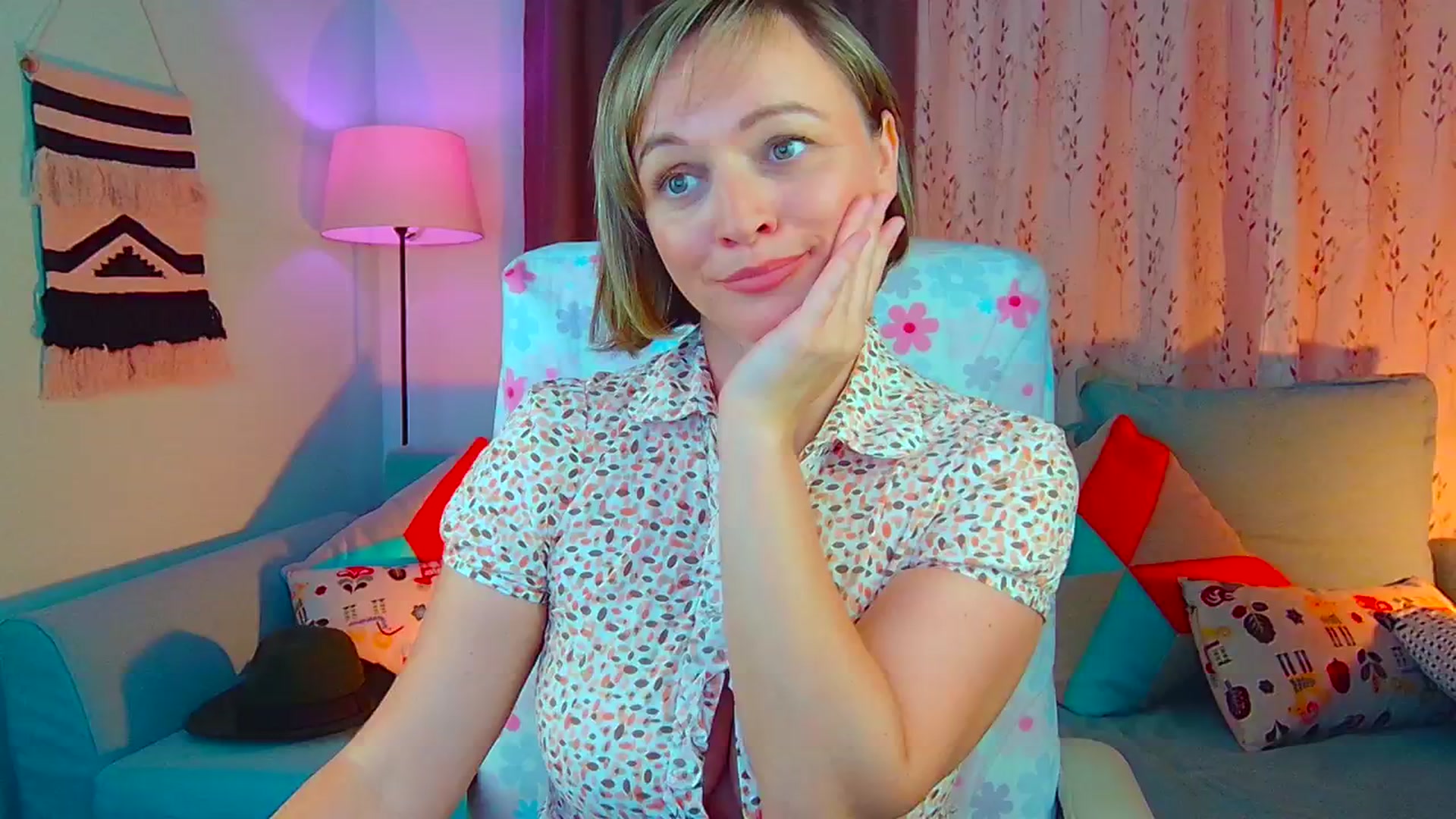 Gallery image thumbnail from SweetDazzle's myfreecams stream on, 08/27/2024, 11:38 image 5 of 20