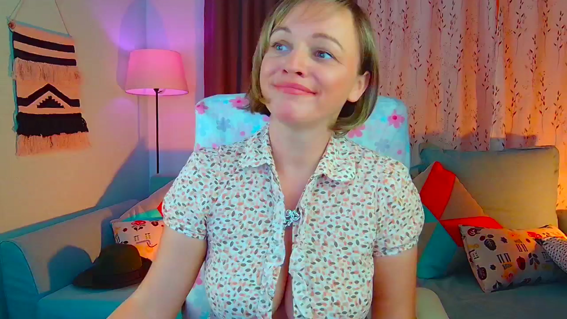 Gallery image thumbnail from SweetDazzle's myfreecams stream on, 08/27/2024, 11:38 image 7 of 20