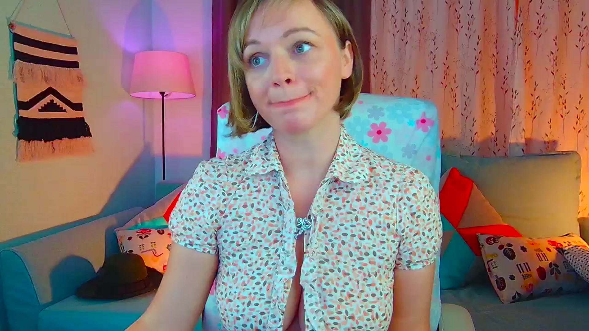 Gallery image thumbnail from SweetDazzle's myfreecams stream on, 08/27/2024, 11:38 image 19 of 20