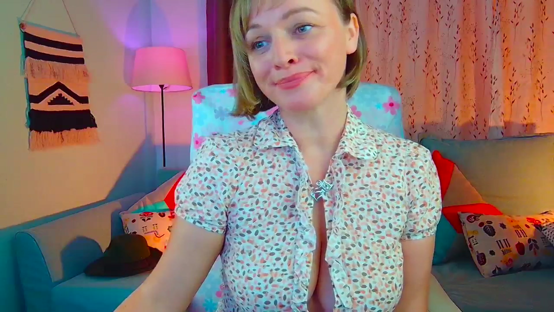 Gallery image thumbnail from SweetDazzle's myfreecams stream on, 08/27/2024, 12:50 image 9 of 20