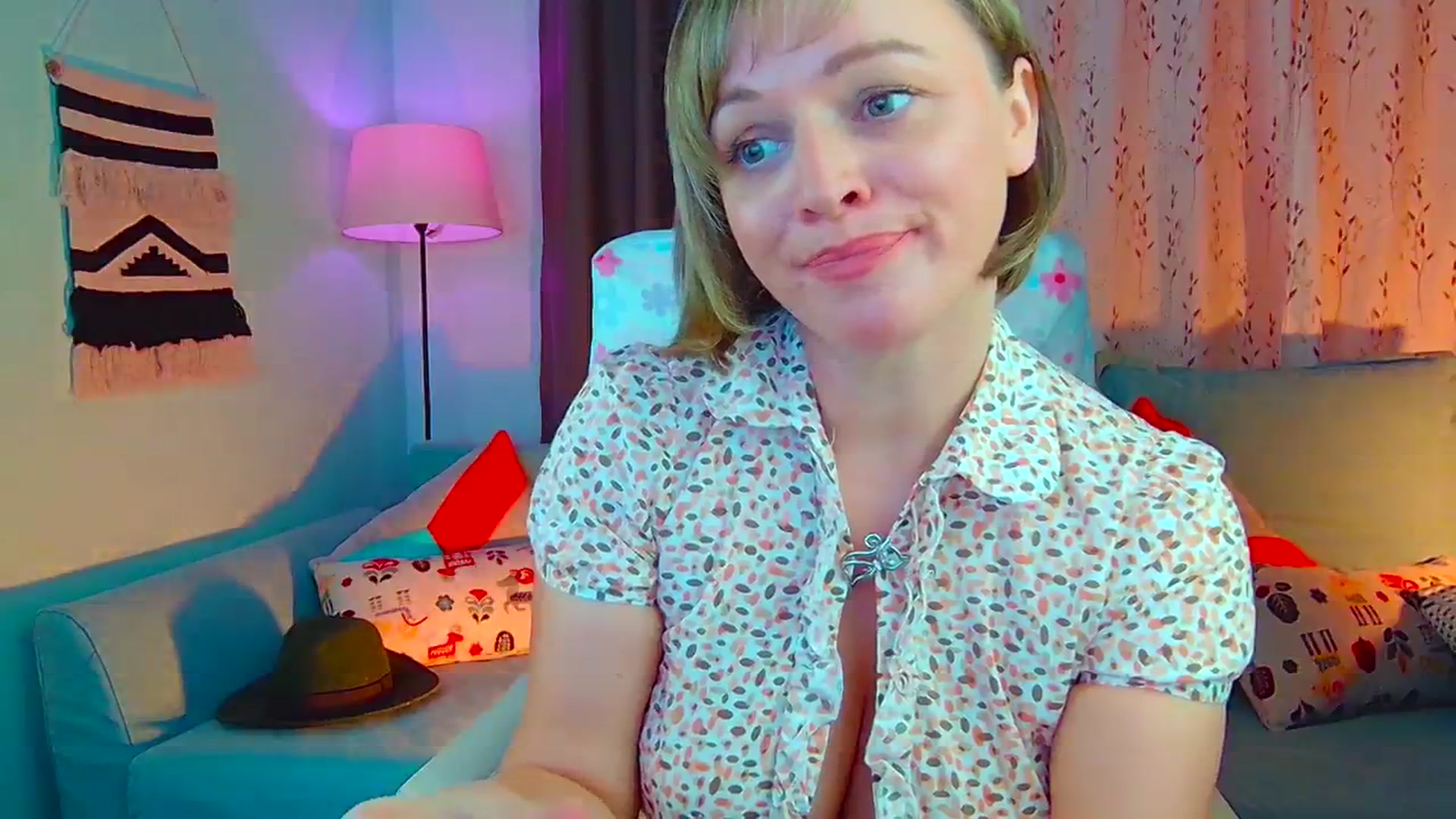 Gallery image thumbnail from SweetDazzle's myfreecams stream on, 08/27/2024, 12:50 image 18 of 20