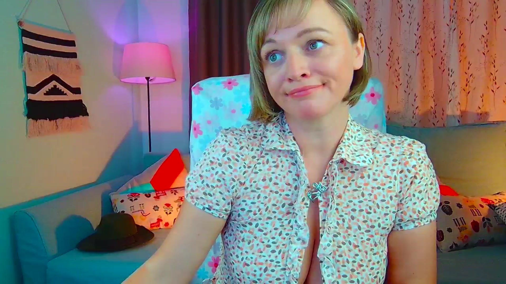 Gallery image thumbnail from SweetDazzle's myfreecams stream on, 08/27/2024, 12:50 image 11 of 20