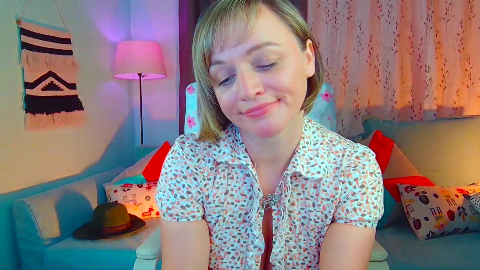 Gallery image thumbnail from SweetDazzle's myfreecams stream on, 08/27/2024, 12:50 image 16 of 20