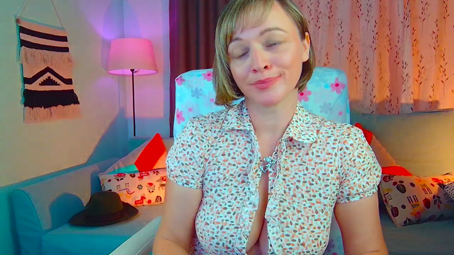 Gallery image thumbnail from SweetDazzle's myfreecams stream on, 08/27/2024, 12:50 image 12 of 20