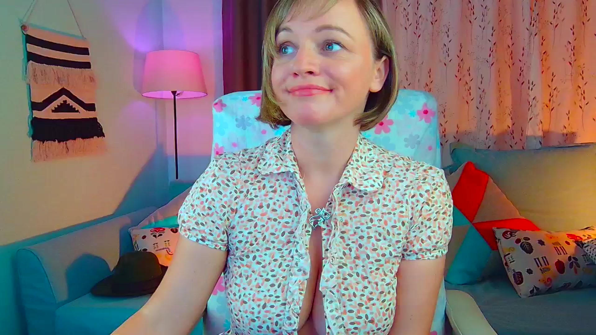 Gallery image thumbnail from SweetDazzle's myfreecams stream on, 08/27/2024, 12:50 image 1 of 20