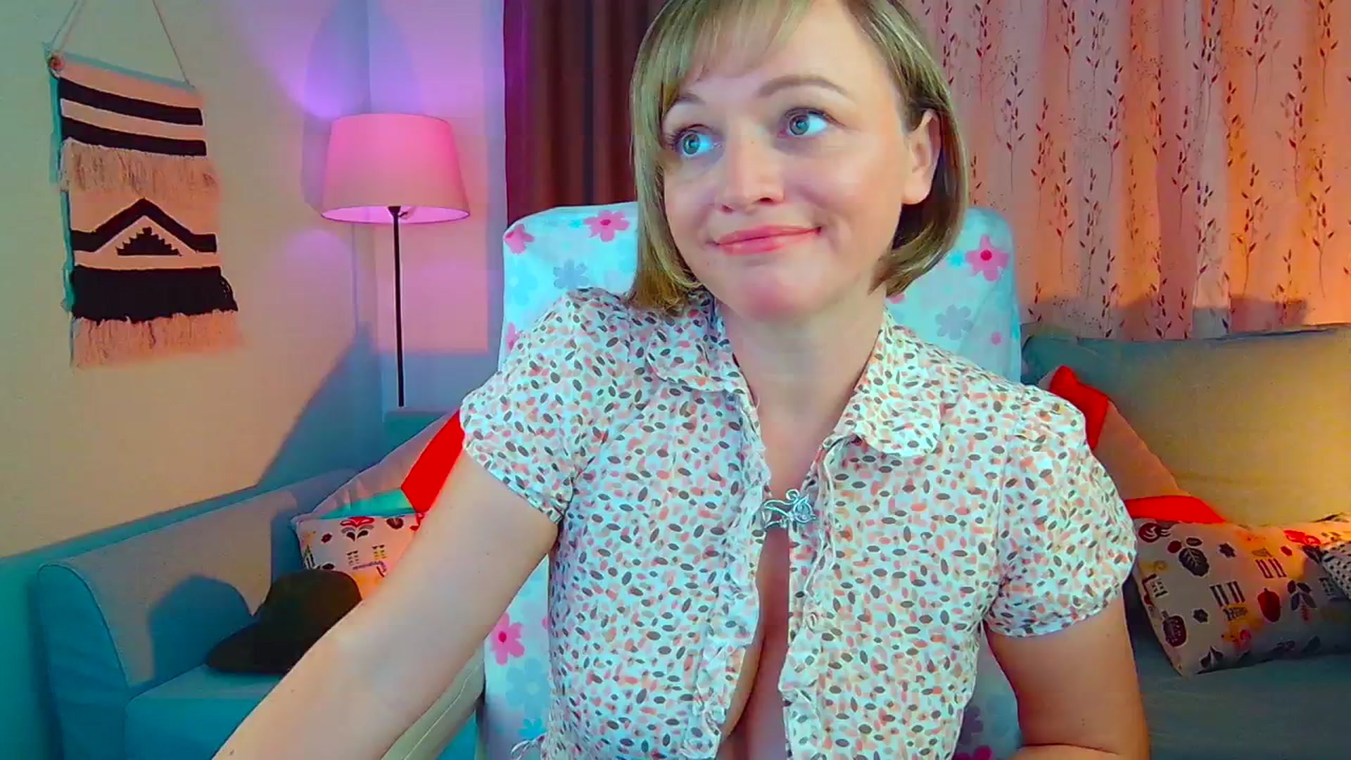 Gallery image thumbnail from SweetDazzle's myfreecams stream on, 08/27/2024, 12:50 image 2 of 20