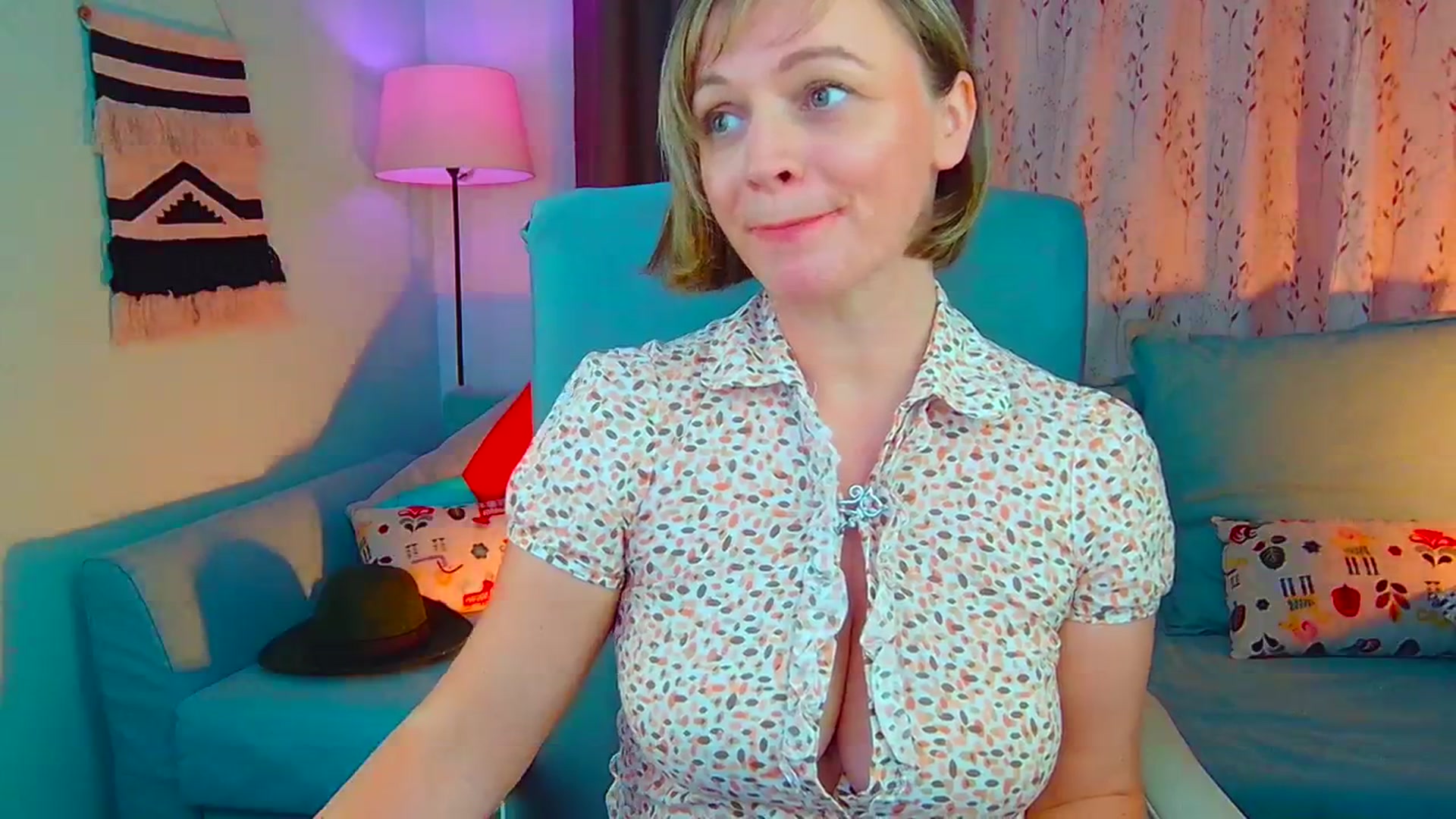 Gallery image thumbnail from SweetDazzle's myfreecams stream on, 08/27/2024, 16:53 image 18 of 20
