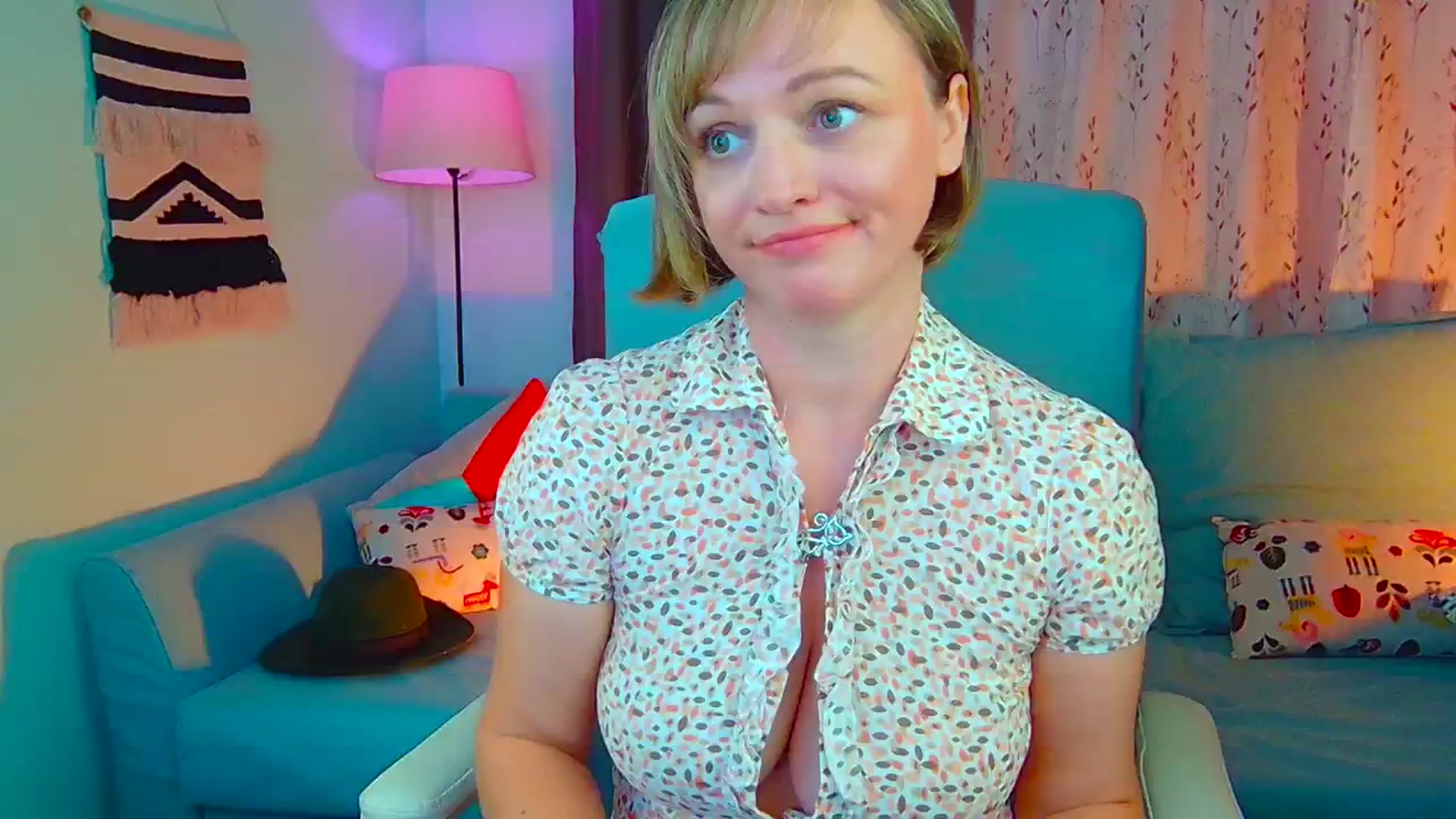 Gallery image thumbnail from SweetDazzle's myfreecams stream on, 08/27/2024, 16:53 image 1 of 20