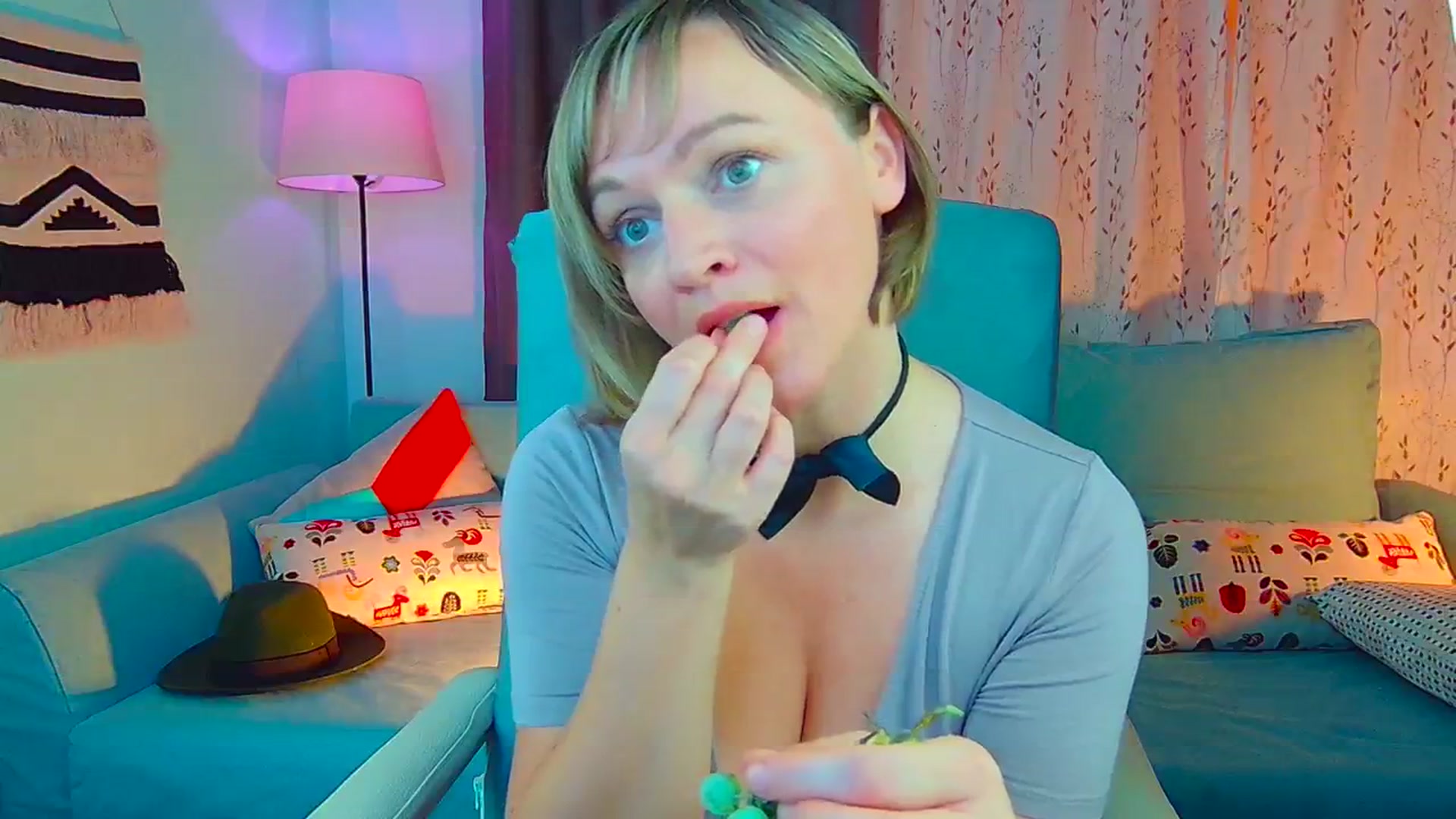 Gallery image thumbnail from SweetDazzle's myfreecams stream on, 08/28/2024, 12:03 image 18 of 20