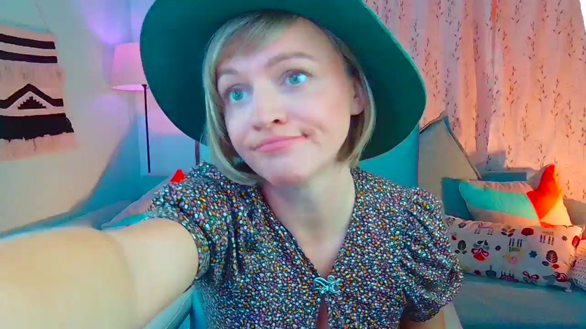 Gallery image thumbnail from SweetDazzle's myfreecams stream on, 08/29/2024, 12:48 image 1 of 20