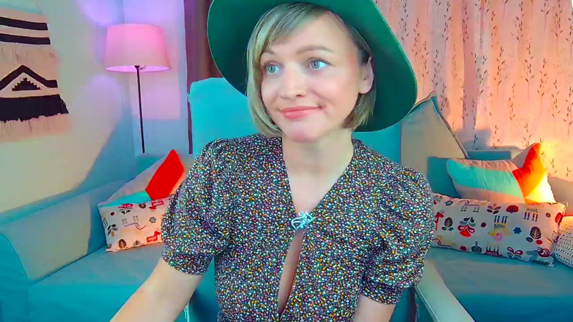 Gallery image thumbnail from SweetDazzle's myfreecams stream on, 08/29/2024, 14:29 image 1 of 20