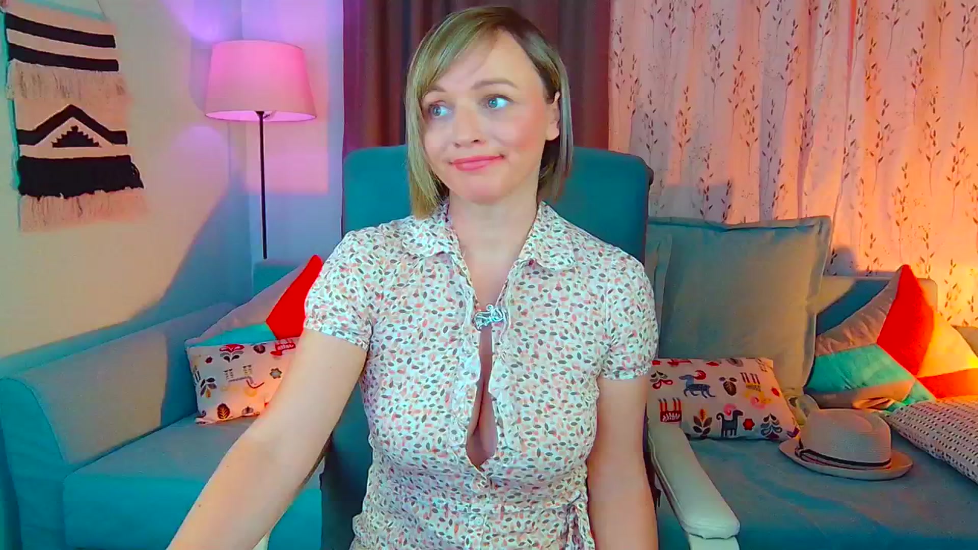 Gallery image thumbnail from SweetDazzle's myfreecams stream on, 09/23/2024, 12:54 image 1 of 20