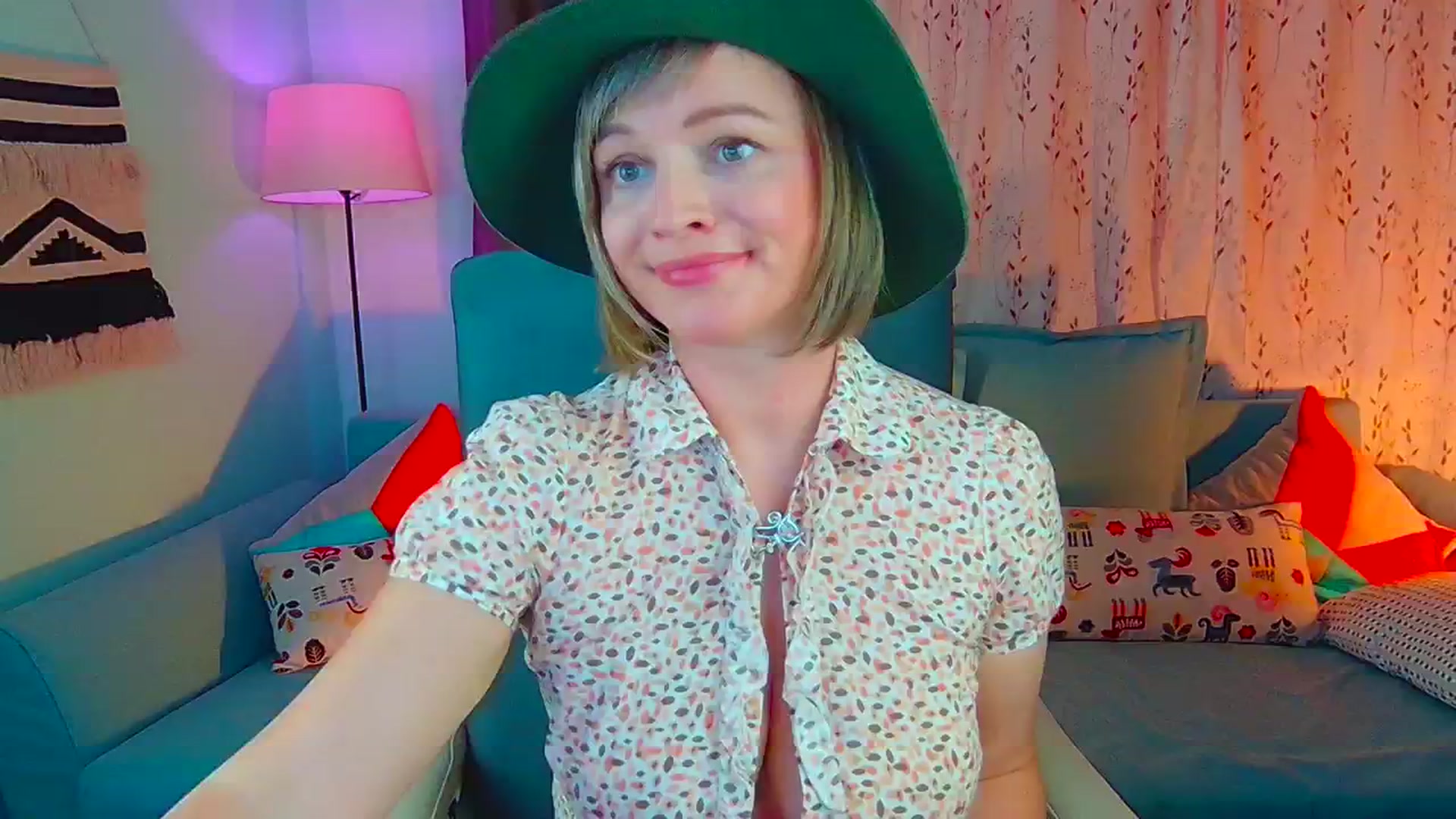 Gallery image thumbnail from SweetDazzle's myfreecams stream on, 10/08/2024, 11:03 image 11 of 20