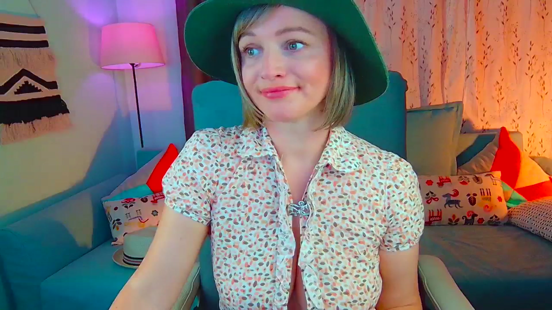 Gallery image thumbnail from SweetDazzle's myfreecams stream on, 10/08/2024, 14:10 image 4 of 20