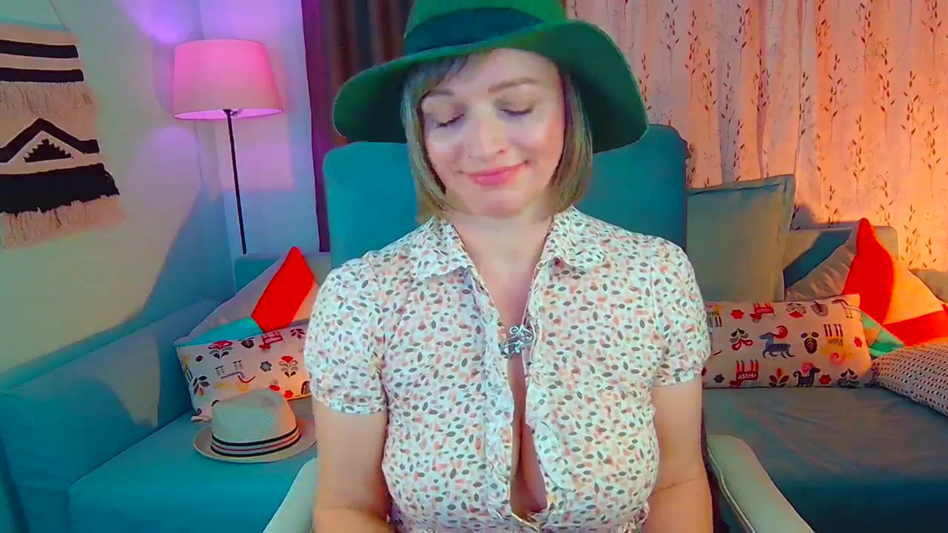 Gallery image thumbnail from SweetDazzle's myfreecams stream on, 10/08/2024, 14:10 image 19 of 20