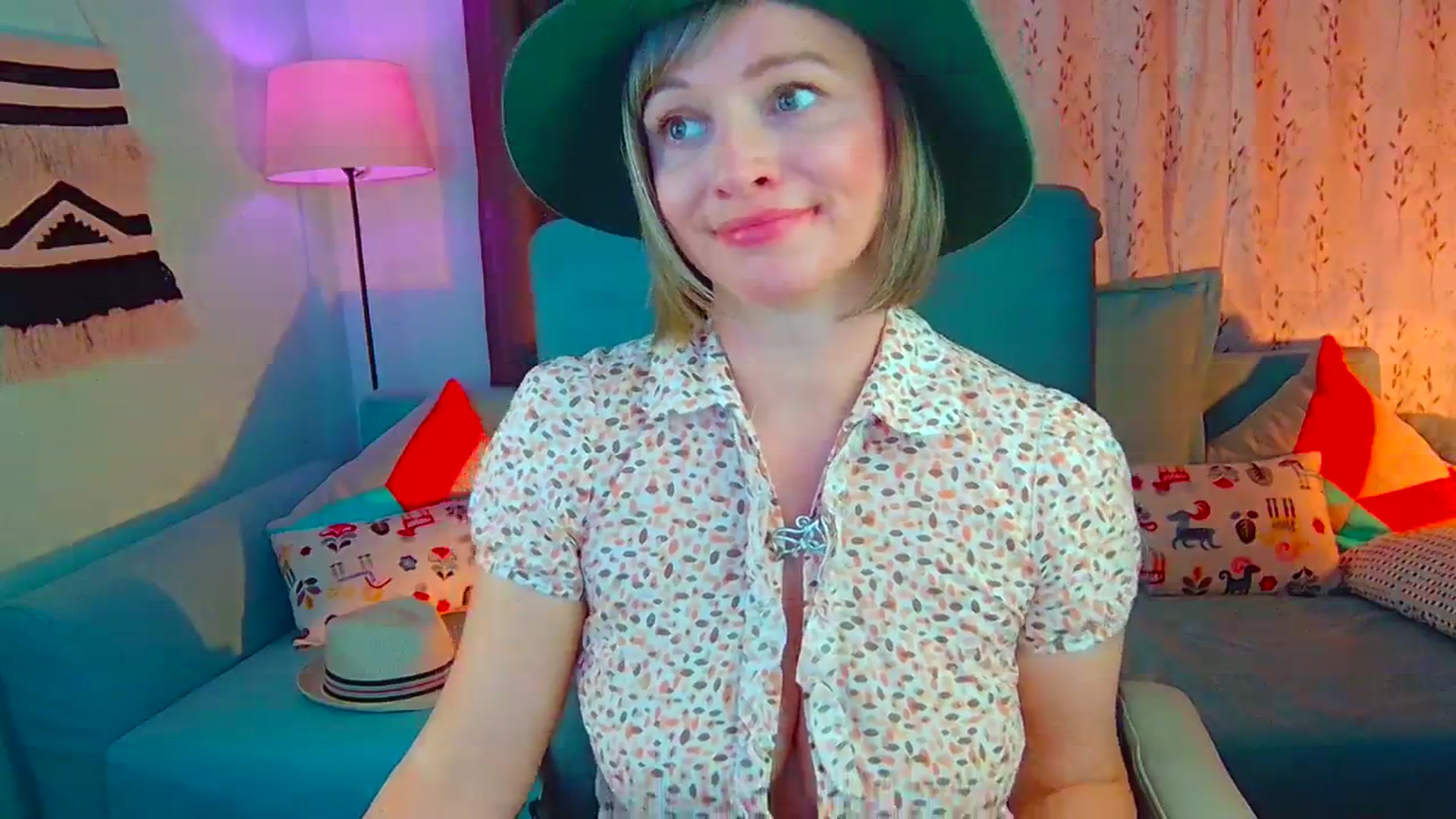 Gallery image thumbnail from SweetDazzle's myfreecams stream on, 10/08/2024, 14:10 image 7 of 20