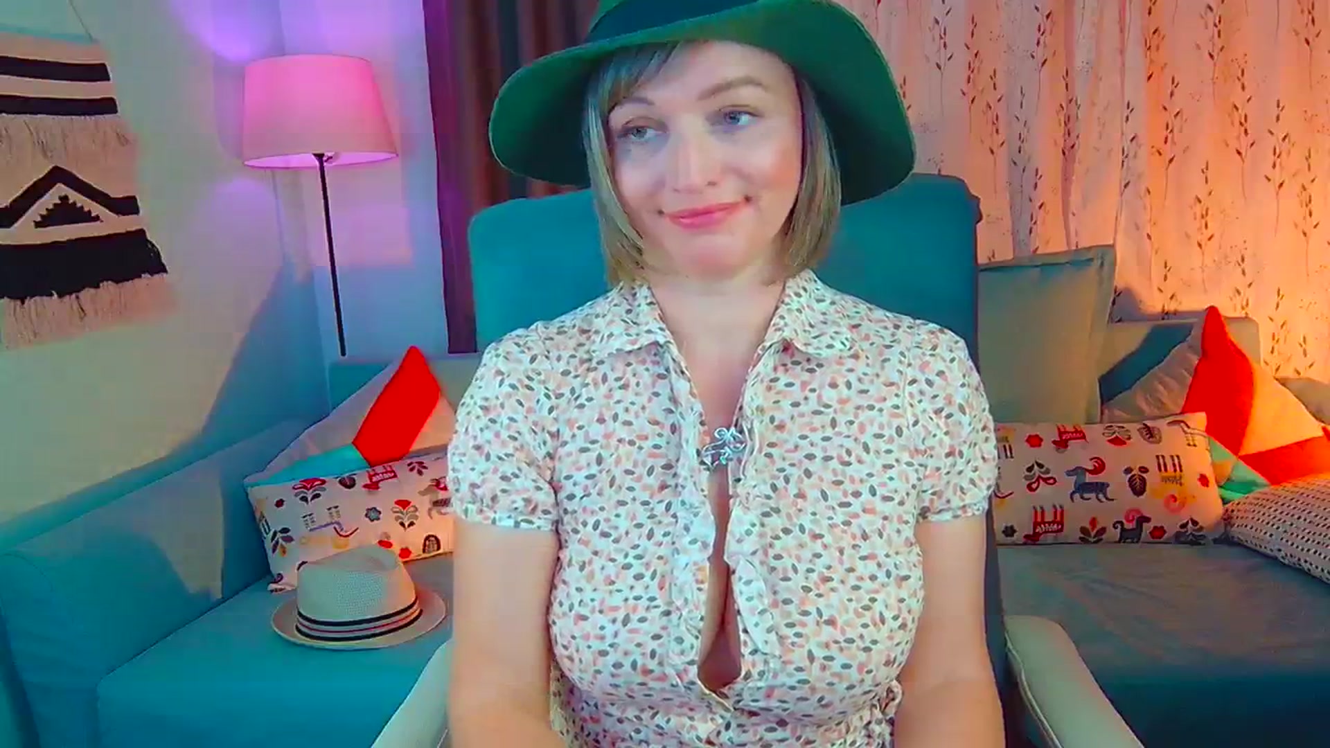 Gallery image thumbnail from SweetDazzle's myfreecams stream on, 10/08/2024, 14:10 image 11 of 20