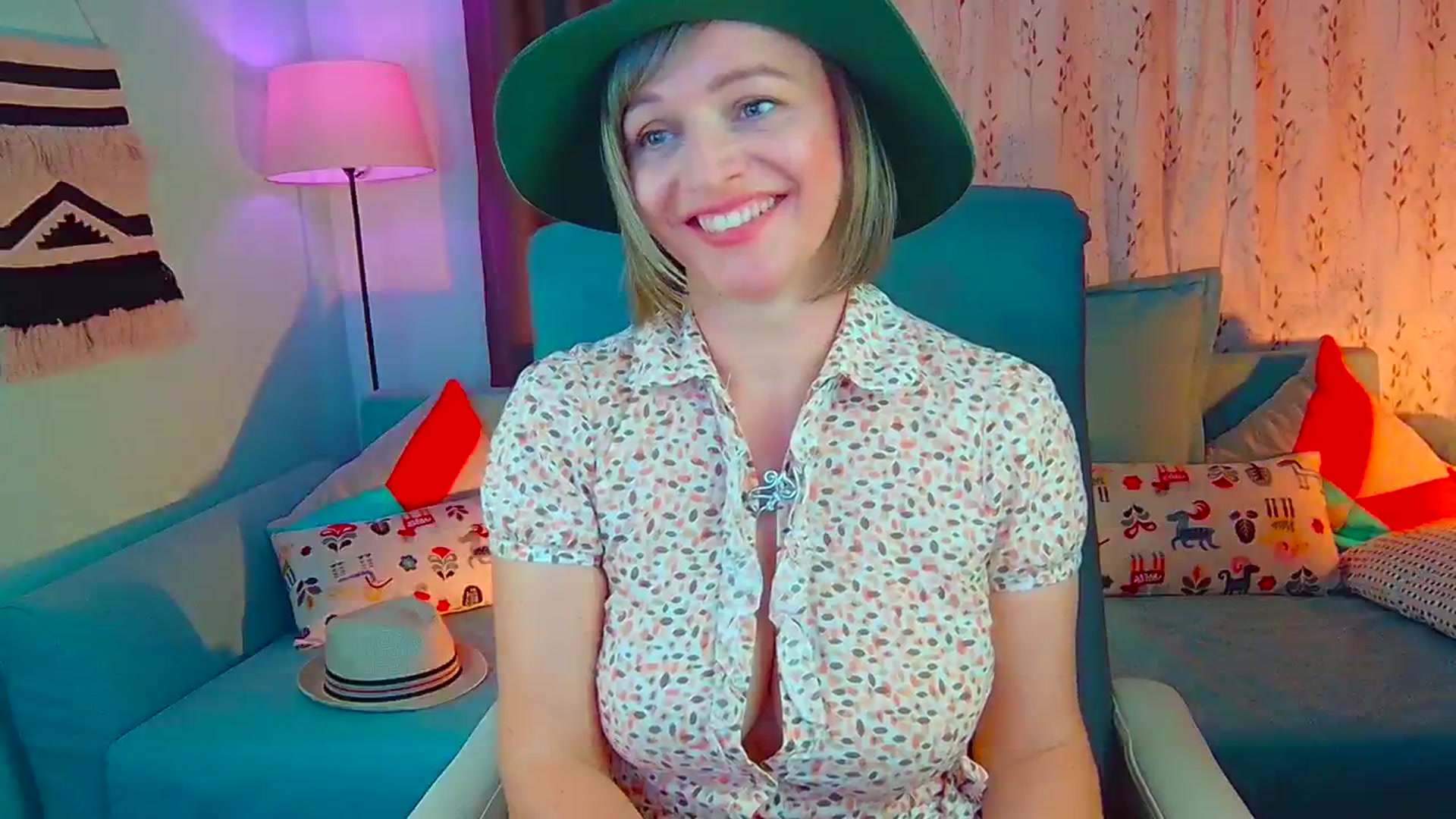 Gallery image thumbnail from SweetDazzle's myfreecams stream on, 10/08/2024, 14:10 image 13 of 20