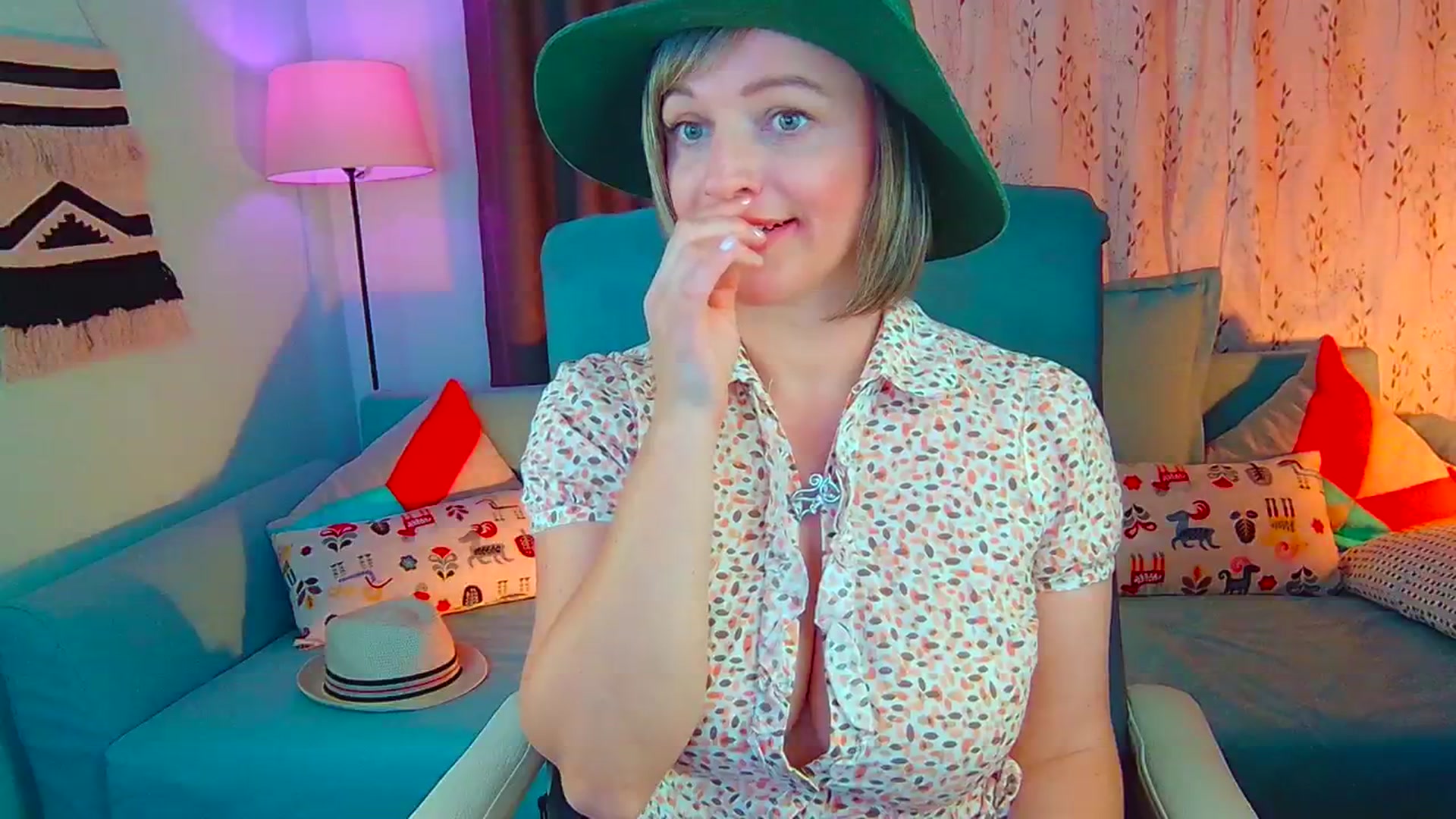 Gallery image thumbnail from SweetDazzle's myfreecams stream on, 10/08/2024, 14:10 image 8 of 20