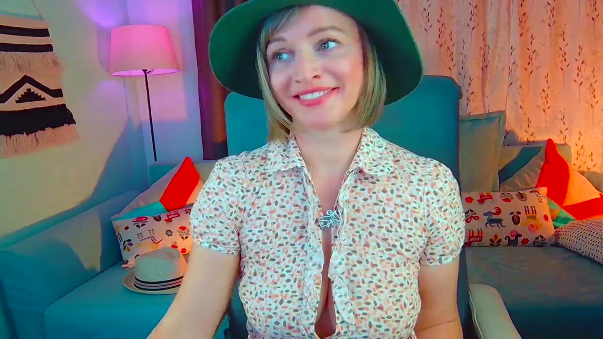 Gallery image thumbnail from SweetDazzle's myfreecams stream on, 10/08/2024, 14:10 image 5 of 20