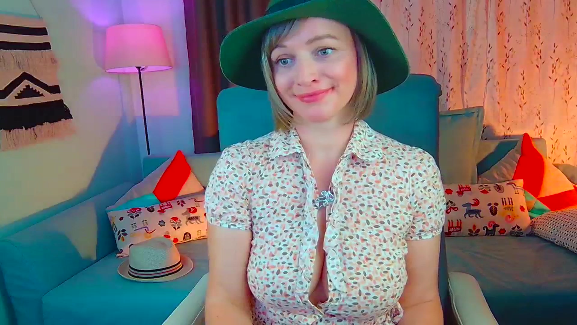 Gallery image thumbnail from SweetDazzle's myfreecams stream on, 10/08/2024, 14:10 image 12 of 20