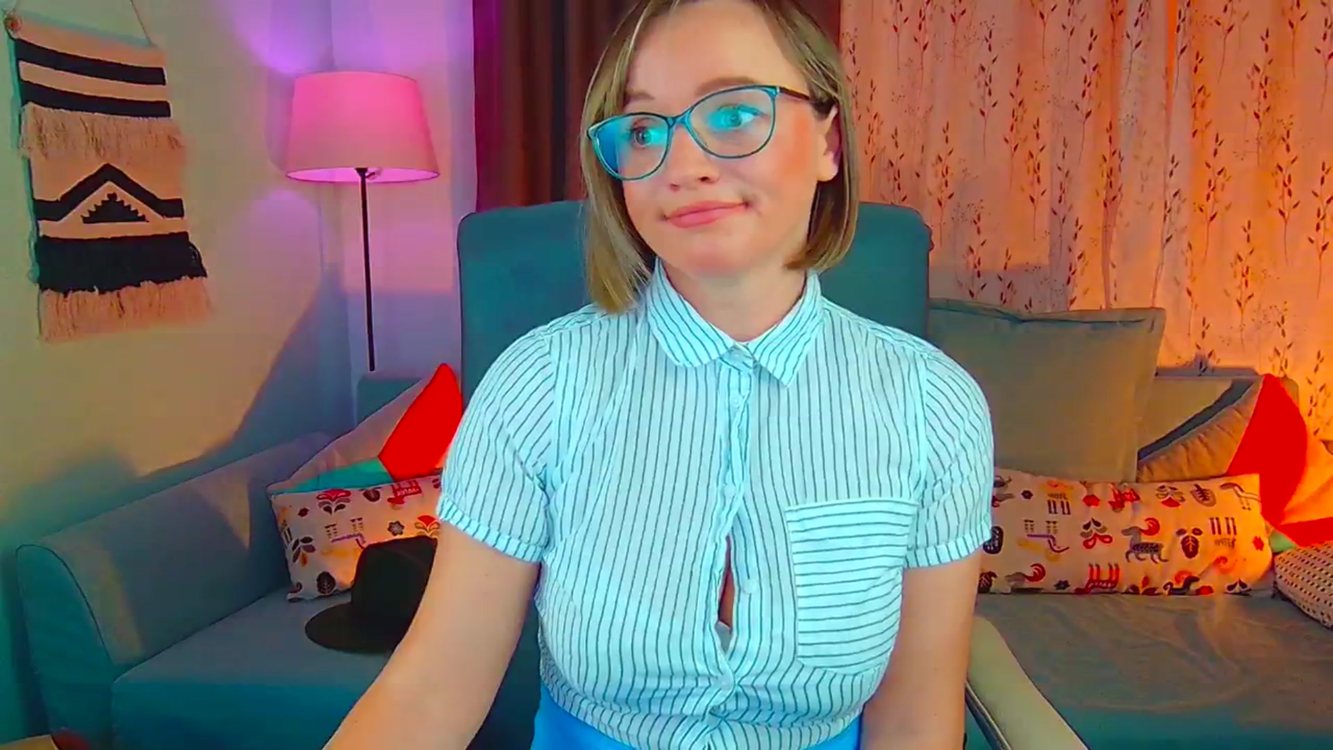 Gallery image thumbnail from SweetDazzle's myfreecams stream on, 10/14/2024, 08:00 image 13 of 20