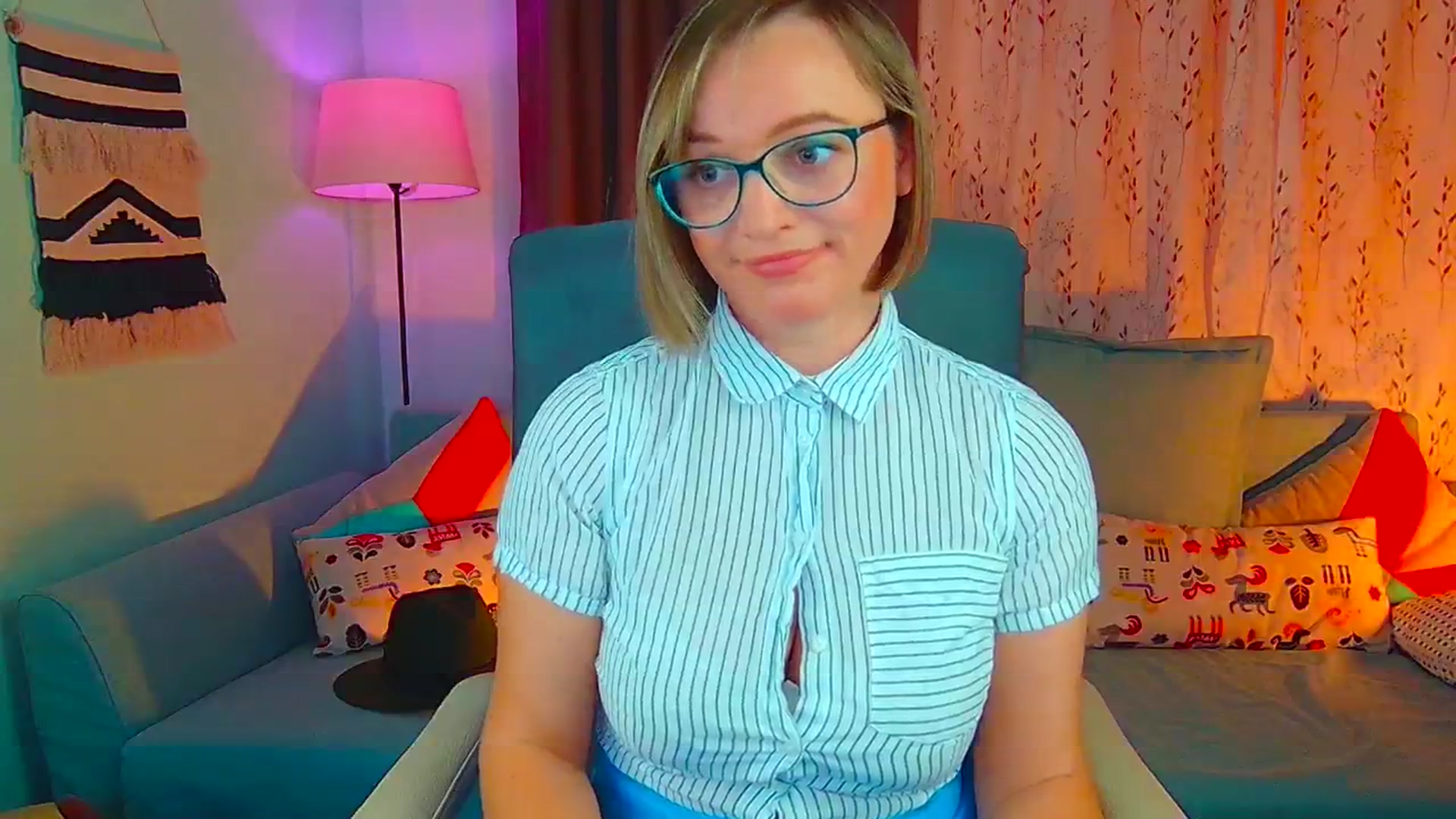 Gallery image thumbnail from SweetDazzle's myfreecams stream on, 10/14/2024, 08:00 image 16 of 20
