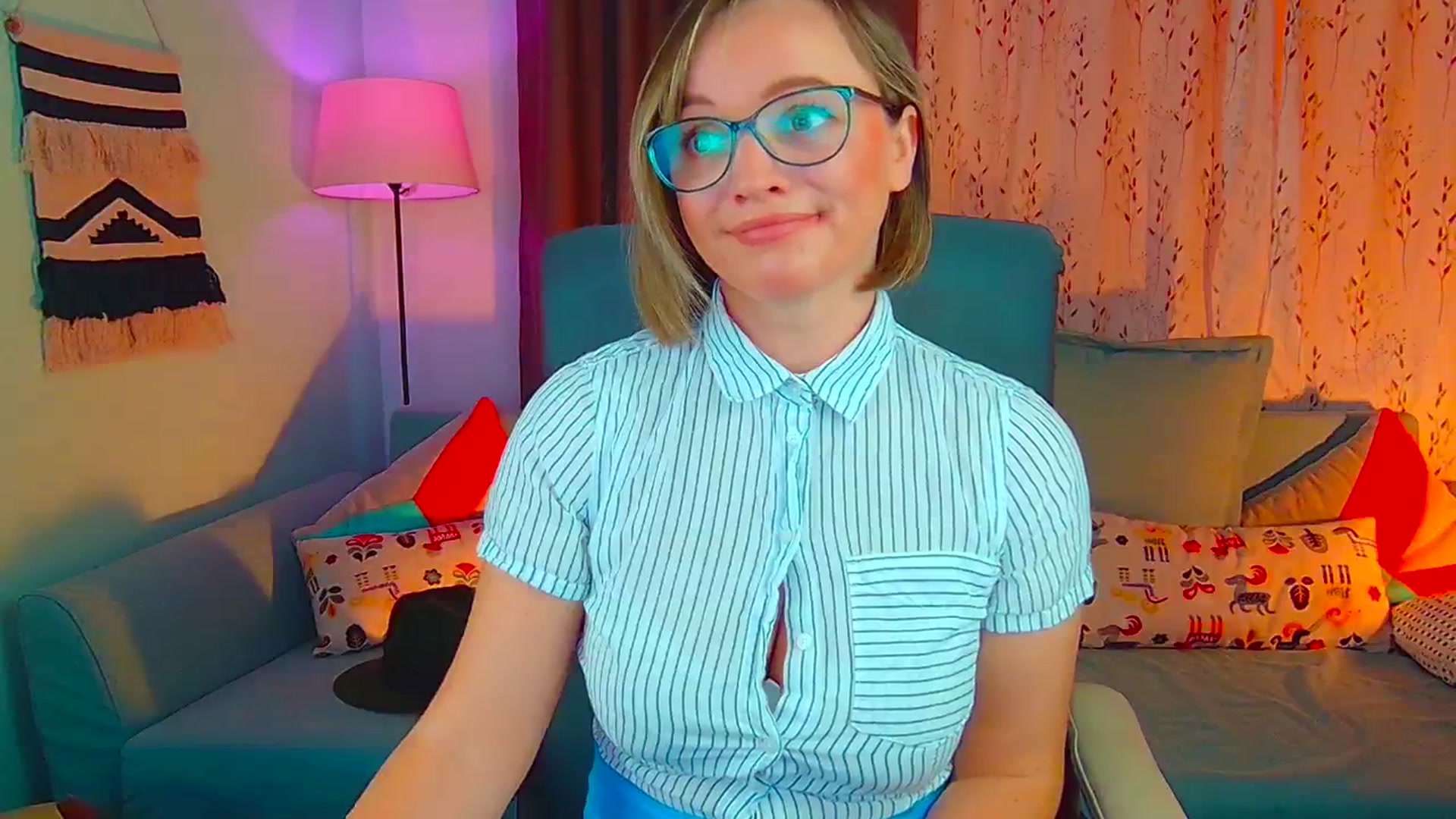 Gallery image thumbnail from SweetDazzle's myfreecams stream on, 10/14/2024, 08:00 image 10 of 20