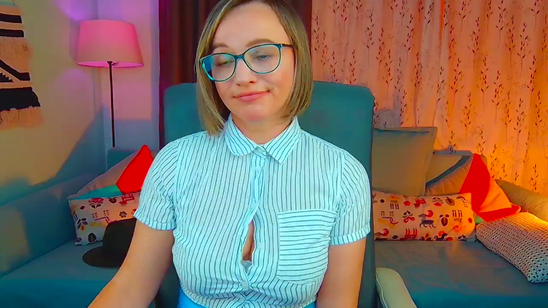 Gallery image thumbnail from SweetDazzle's myfreecams stream on, 10/14/2024, 09:55 image 1 of 20
