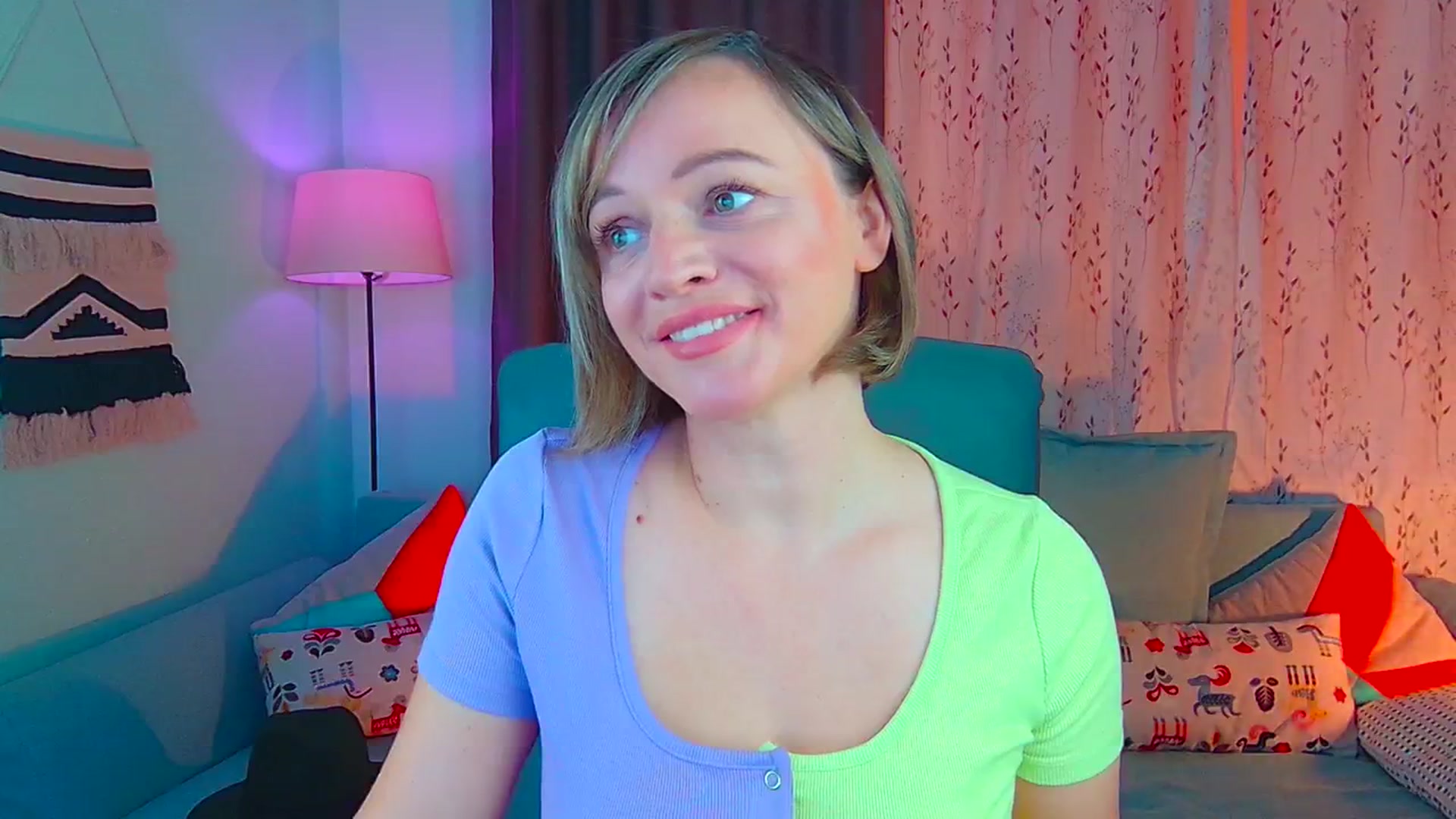 Gallery image thumbnail from SweetDazzle's myfreecams stream on, 10/15/2024, 08:30 image 3 of 20