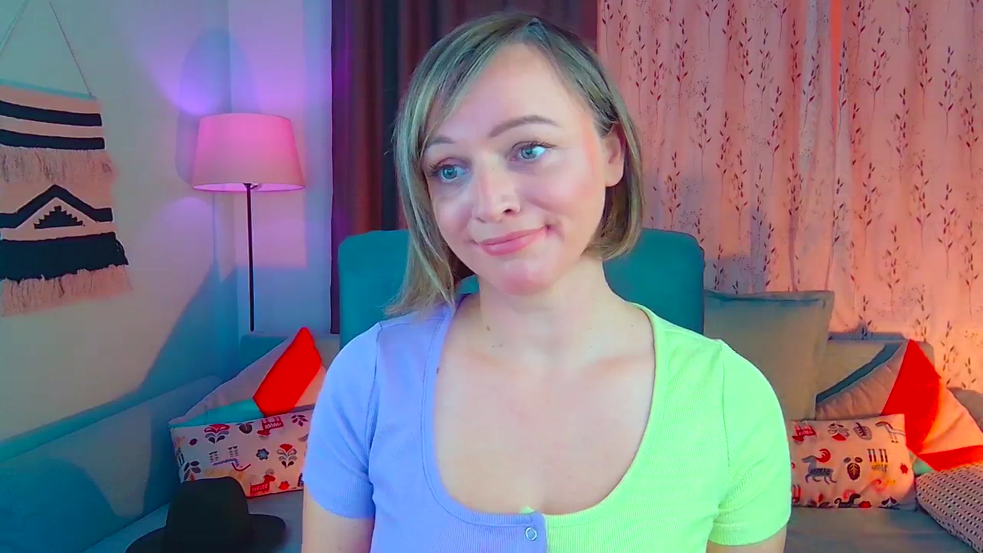 Gallery image thumbnail from SweetDazzle's myfreecams stream on, 10/15/2024, 08:30 image 17 of 20