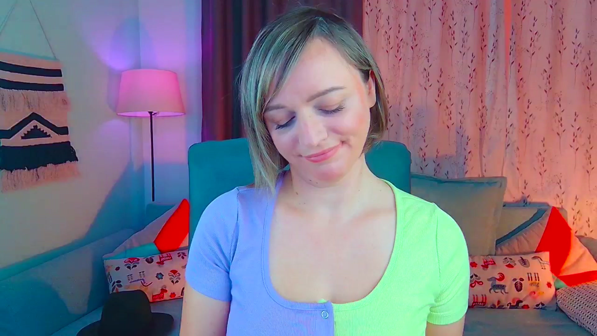 Gallery image thumbnail from SweetDazzle's myfreecams stream on, 10/15/2024, 08:30 image 6 of 20