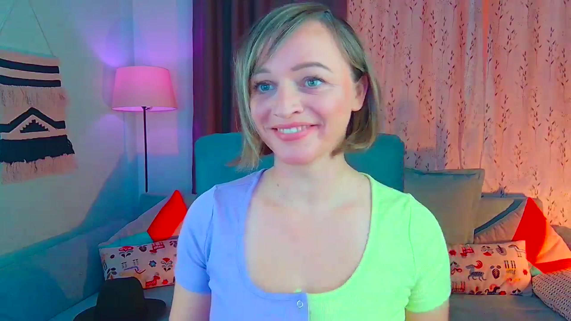 Gallery image thumbnail from SweetDazzle's myfreecams stream on, 10/15/2024, 08:30 image 9 of 20