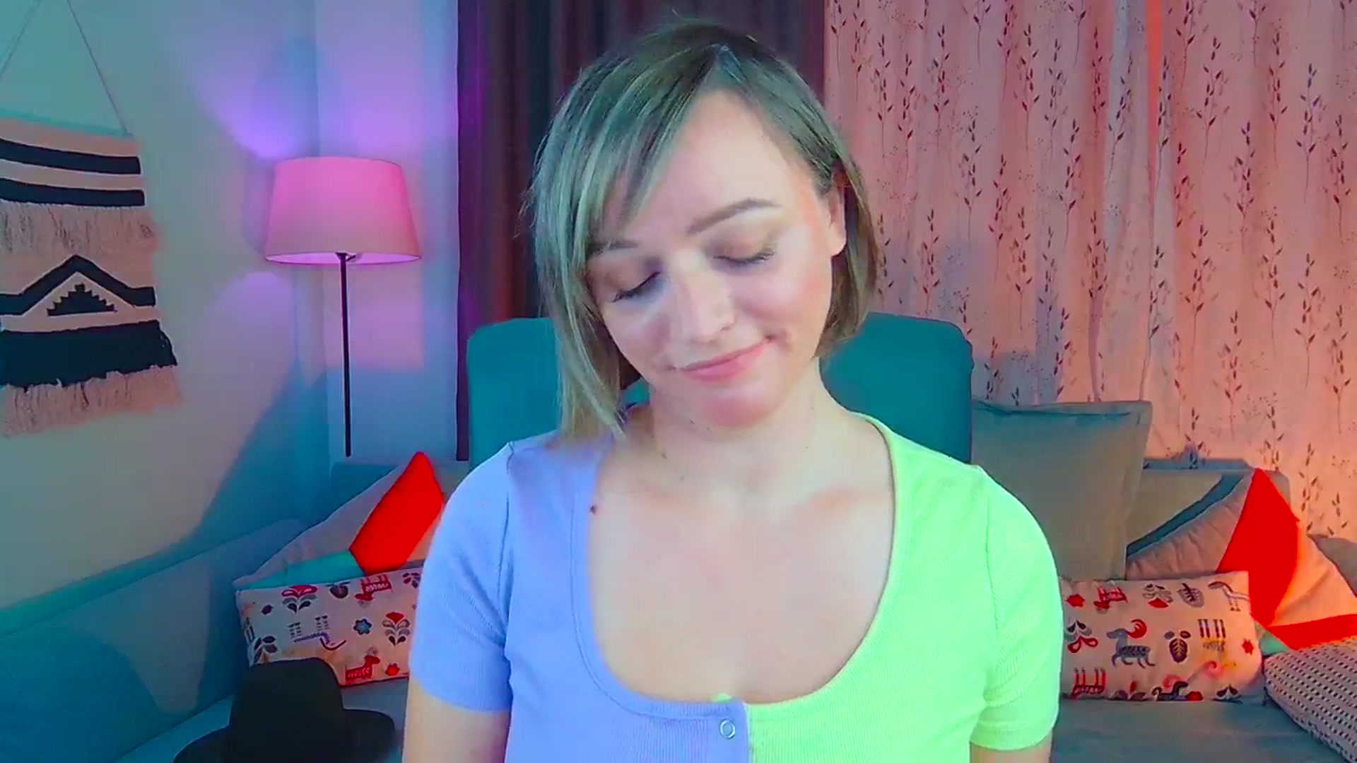 Gallery image thumbnail from SweetDazzle's myfreecams stream on, 10/15/2024, 08:30 image 16 of 20
