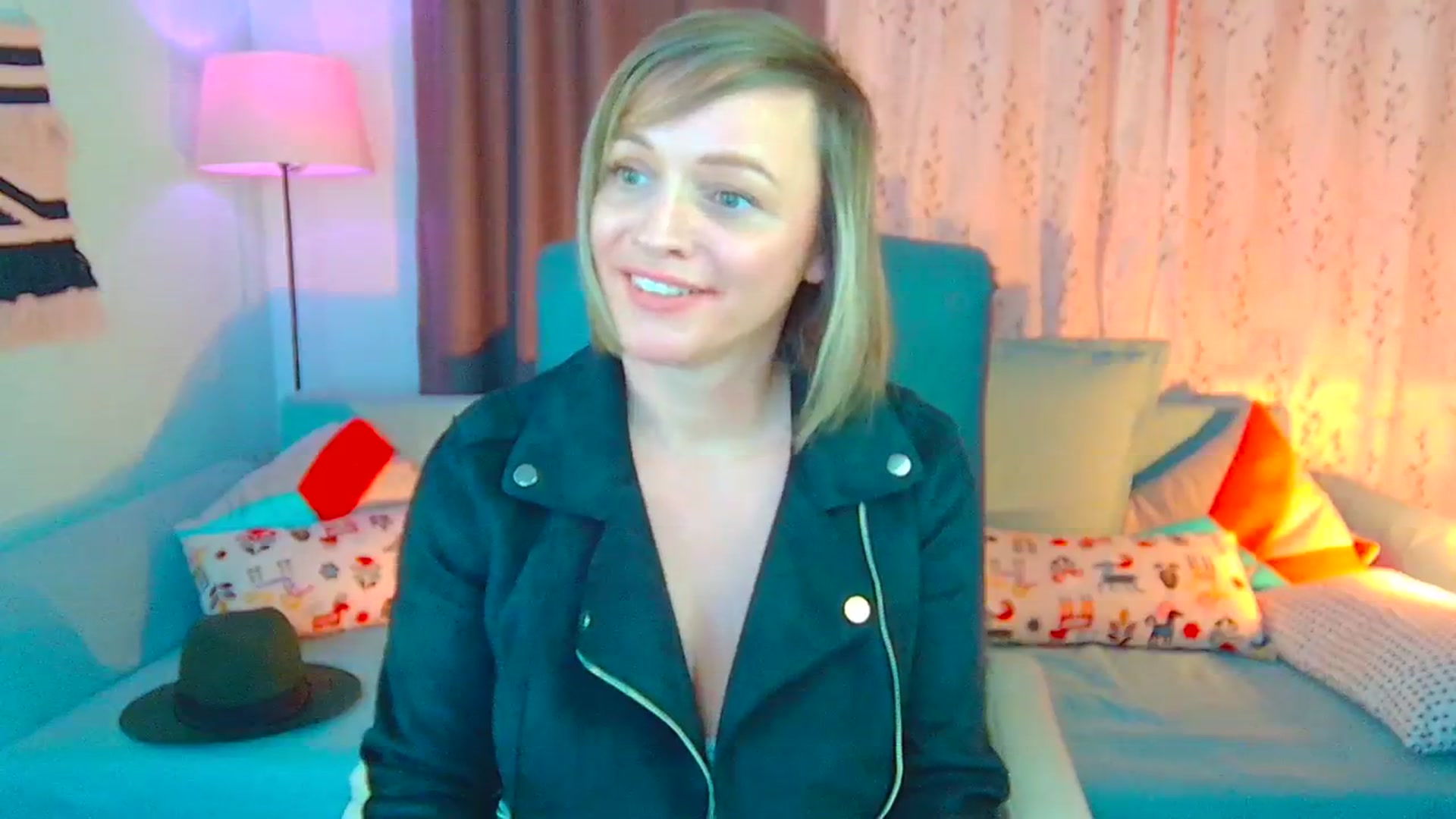 Gallery image thumbnail from SweetDazzle's myfreecams stream on, 10/21/2024, 13:34 image 19 of 20
